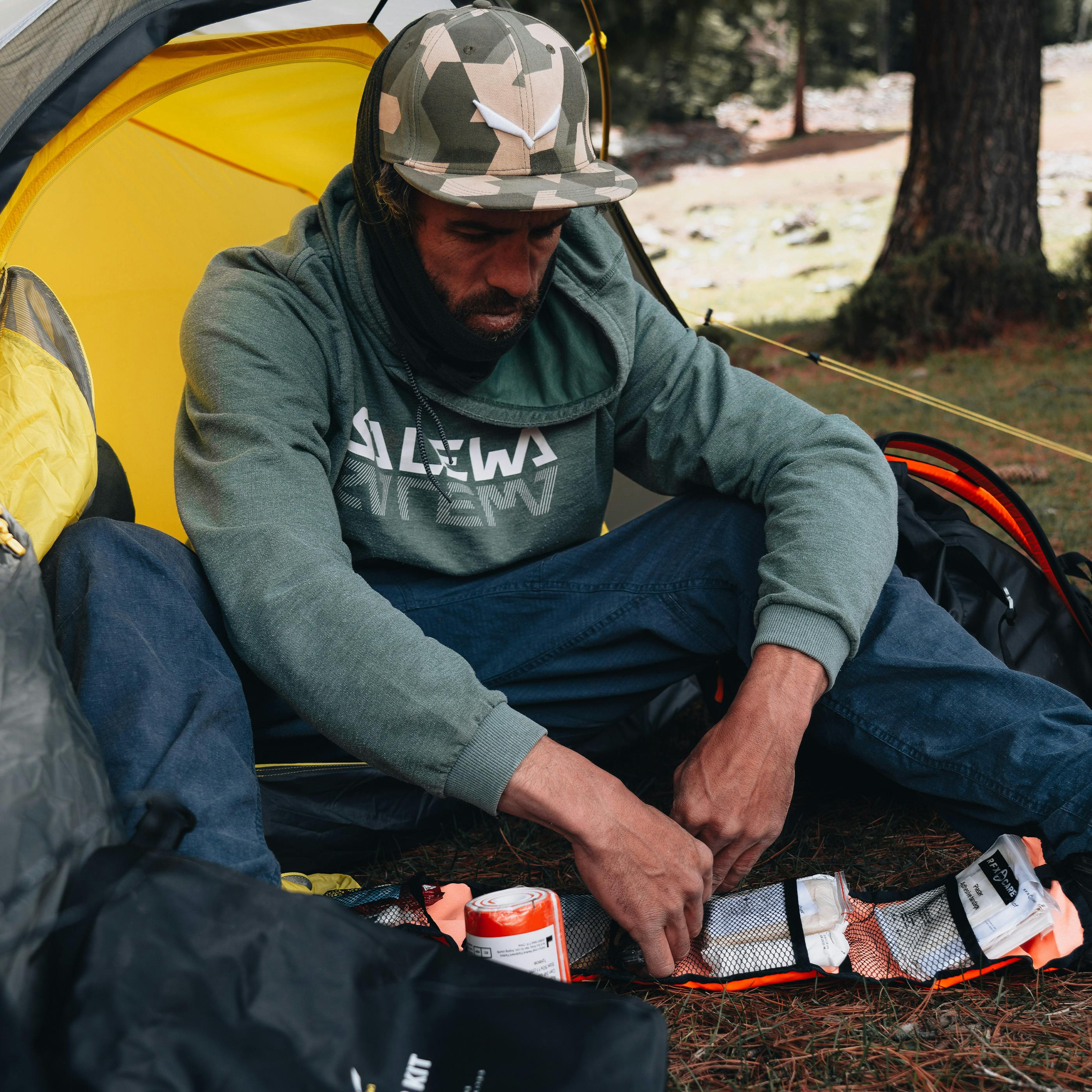First Aid Kit Expedition

 action_shot image