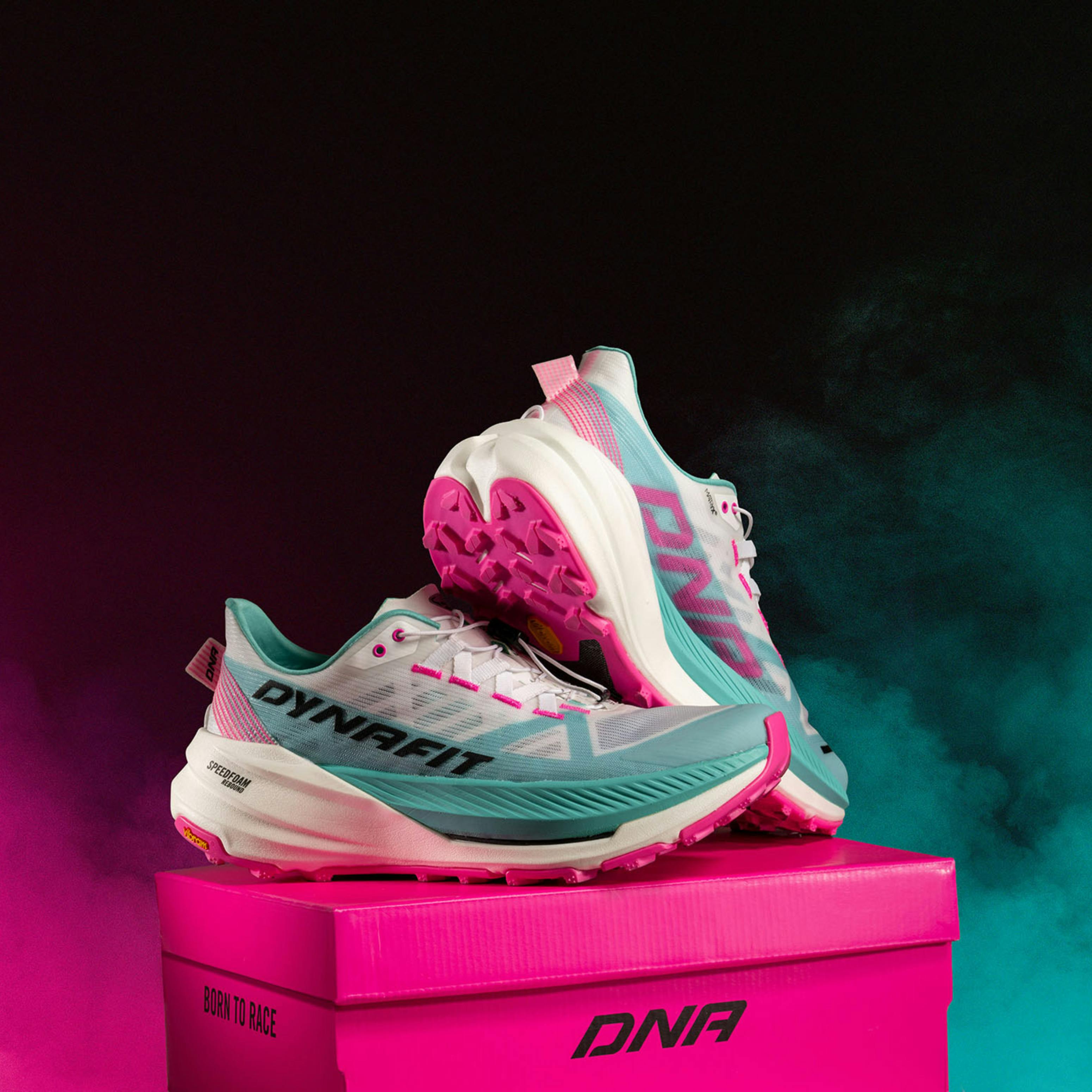 Ultra DNA 2 Running Shoe Unisex action_shot image