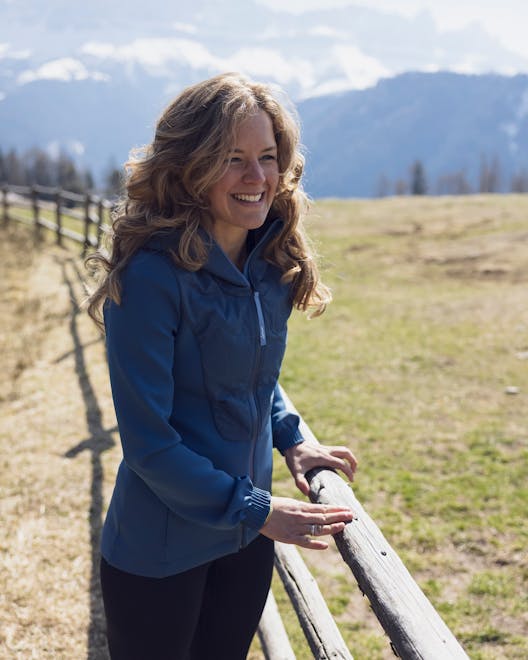 Antonia Kaschmir Hybridjacke action_shot image