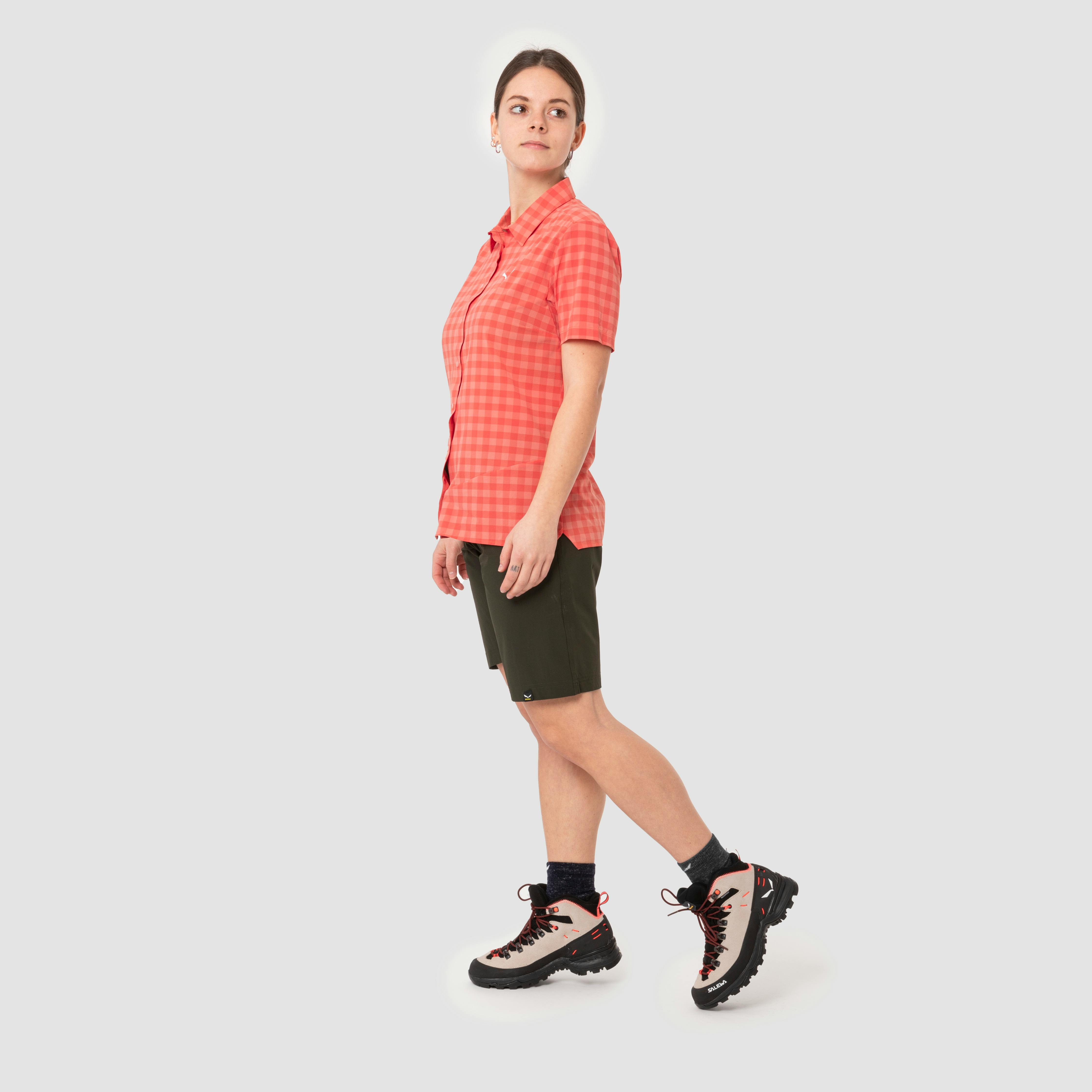 Talvena Durastretch Damen Shorts on_body image