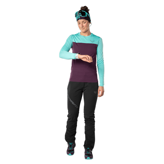 Traverse S-Tech Longsleeve Women on_body image