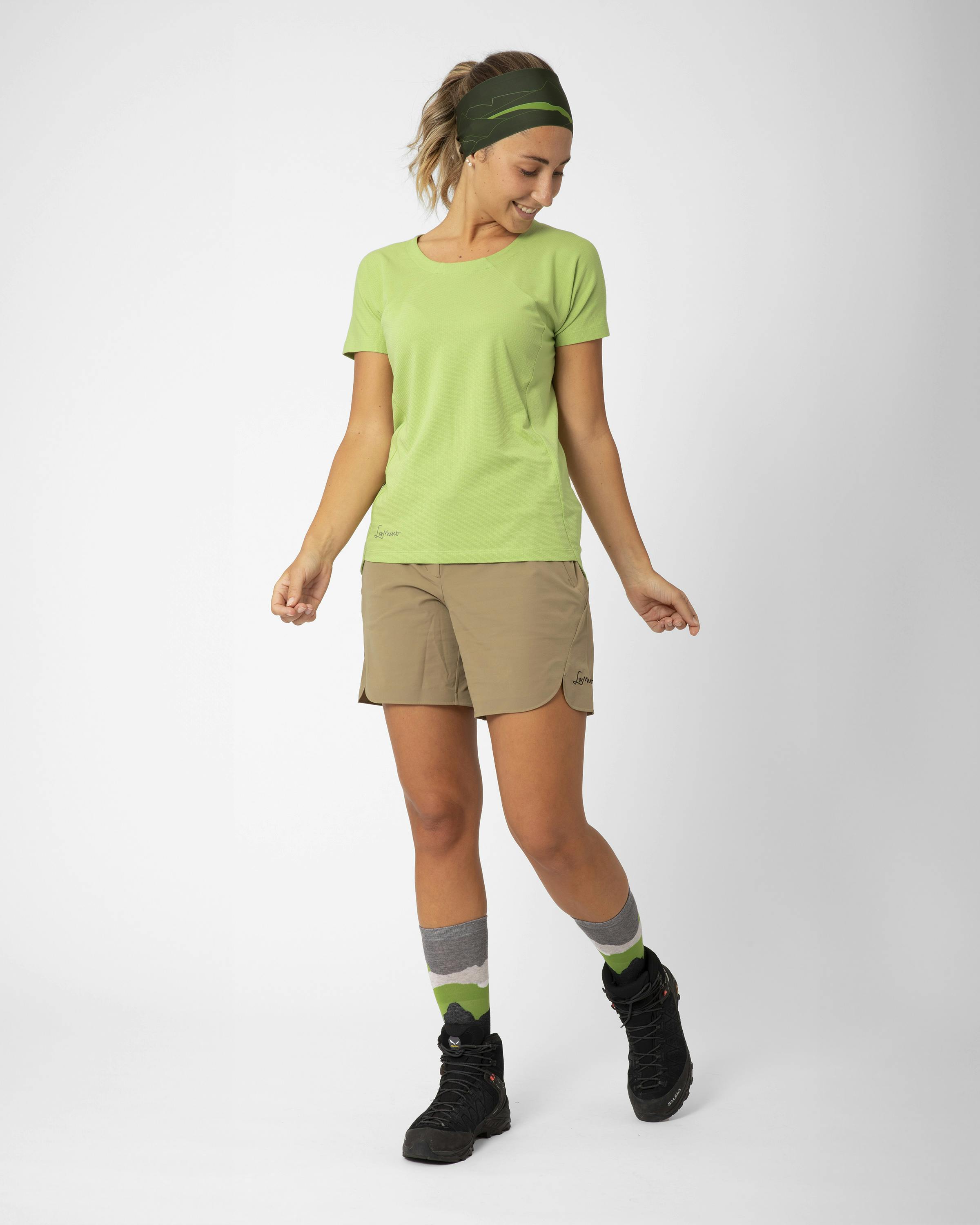 Maria Minimal Tee action_shot image