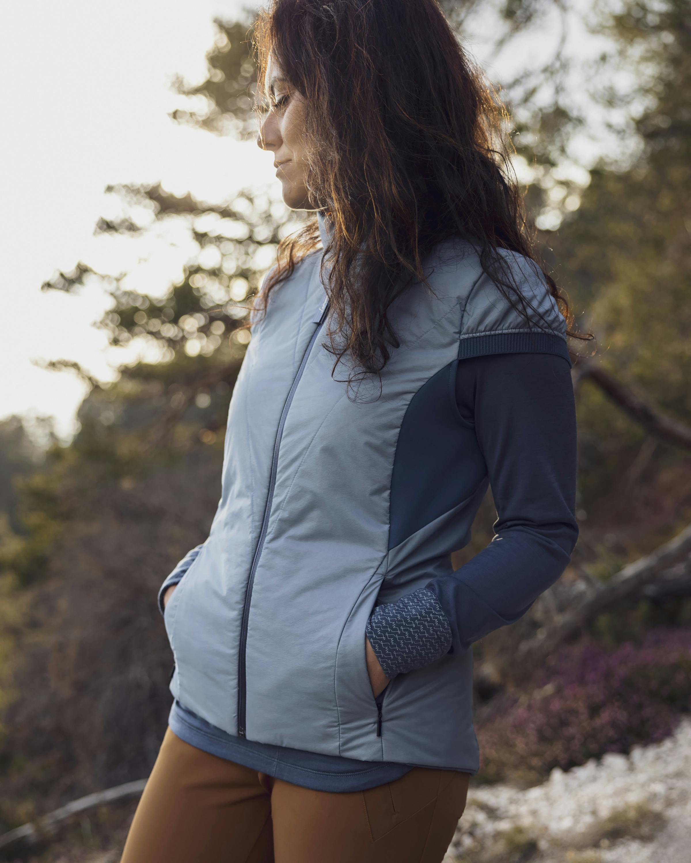 Antonia Kaschmir Weste action_shot image