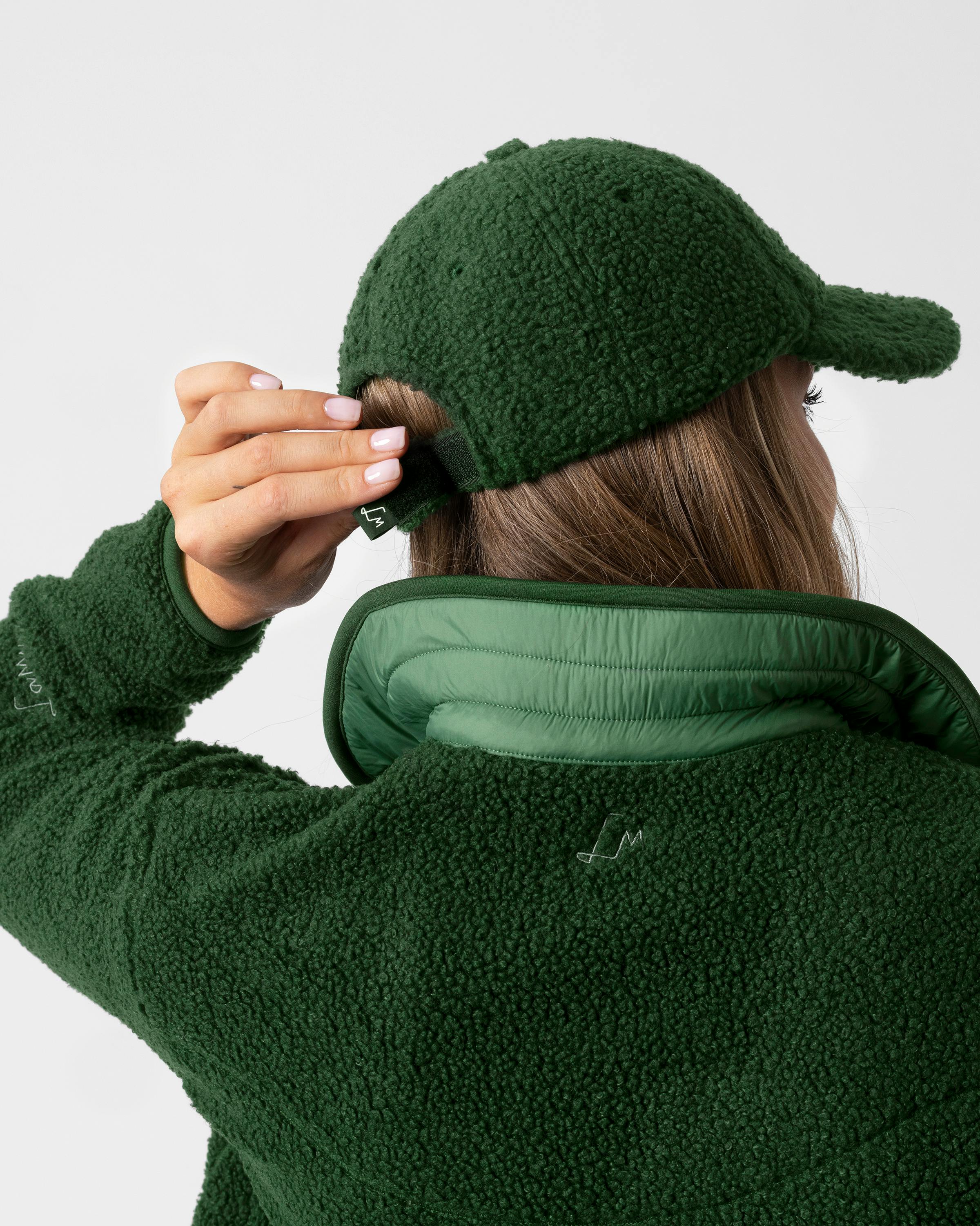 Martha Cappellino invernale con visiera tech_detail image