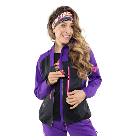 Low Tech GORE-TEX Jacket Women on_body image