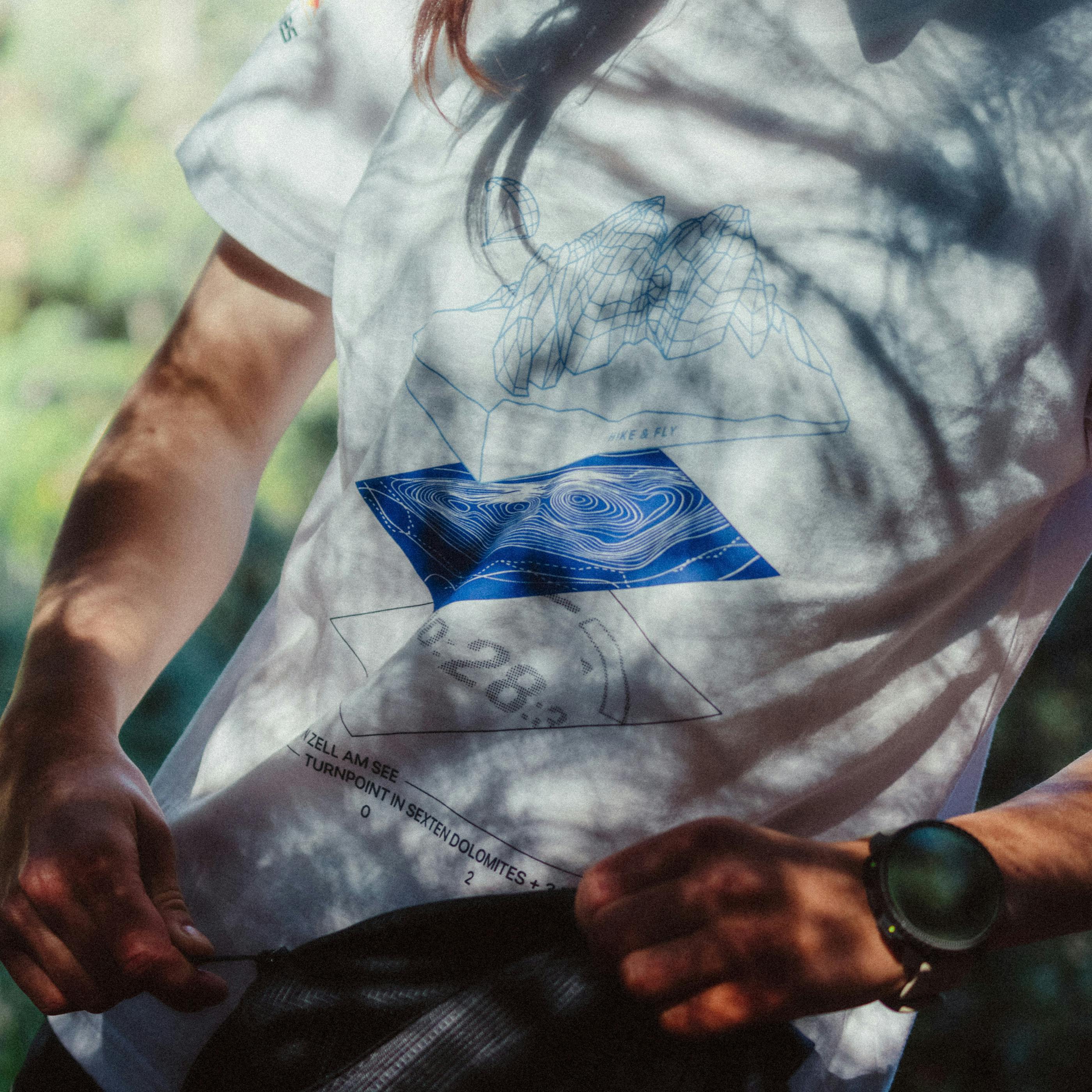 Red Bull X-Alps Camiseta Mujer action_shot image