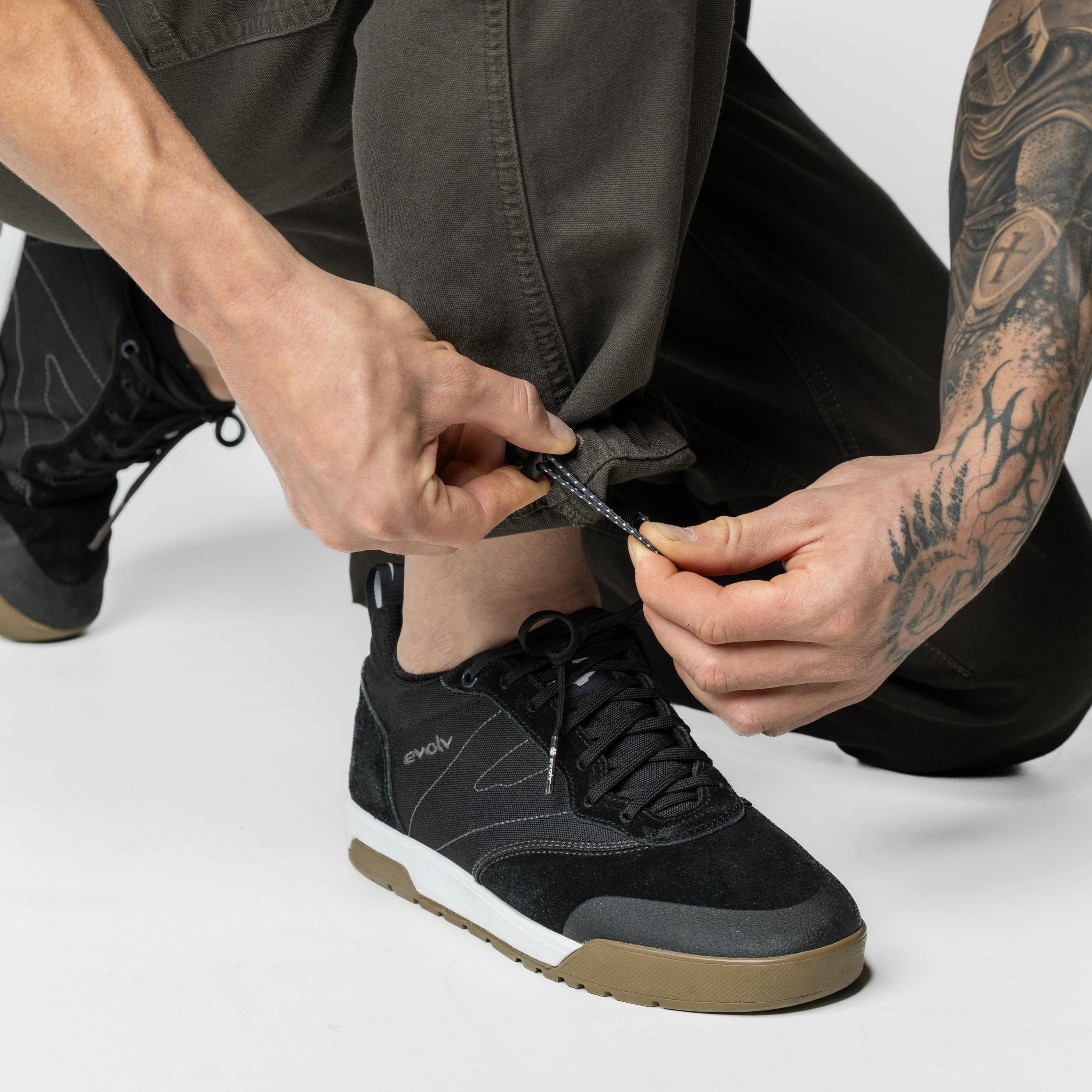 Pantaloni Movement Canvas Uomo on_body image