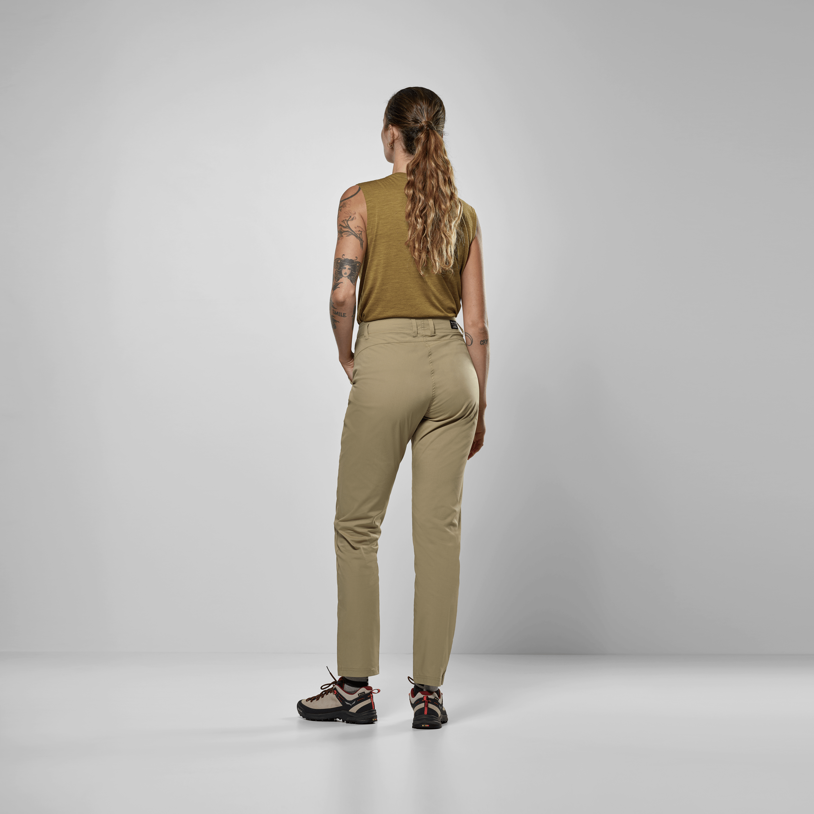 Fanes Pantalon Light Femme on_body image