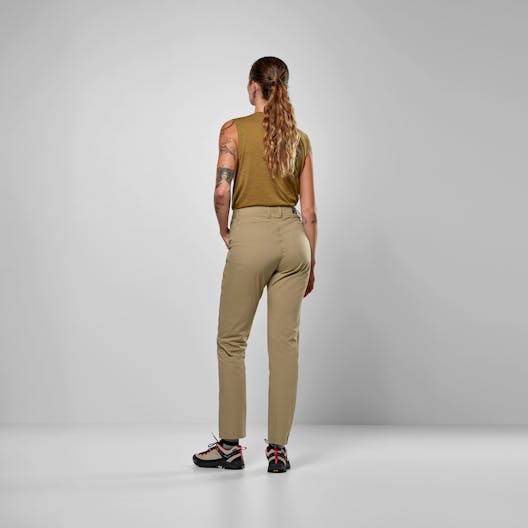 Fanes Pantalon Light Femme on_body image