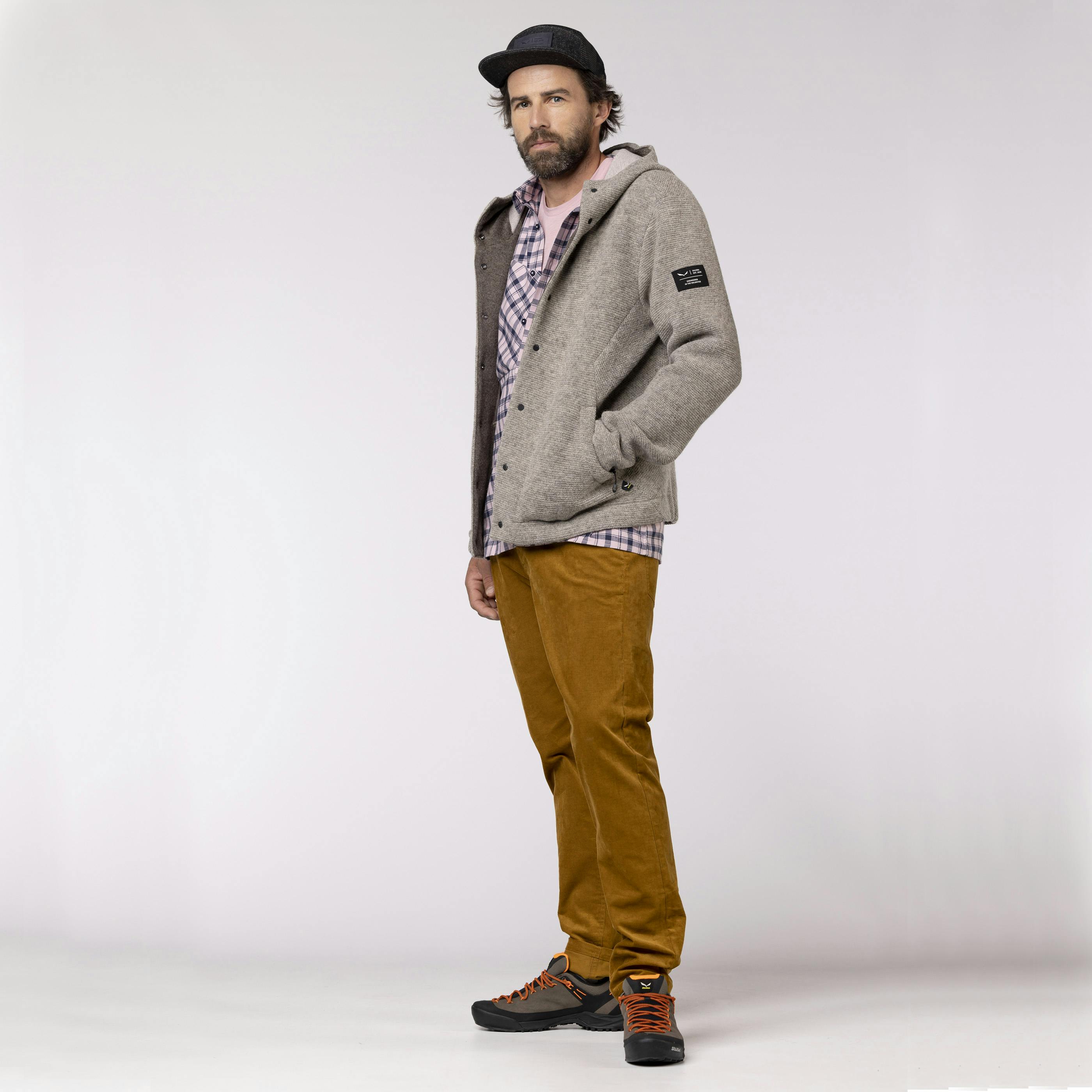 Sarner Undyed Wool Hooded Jacket Men on_body image