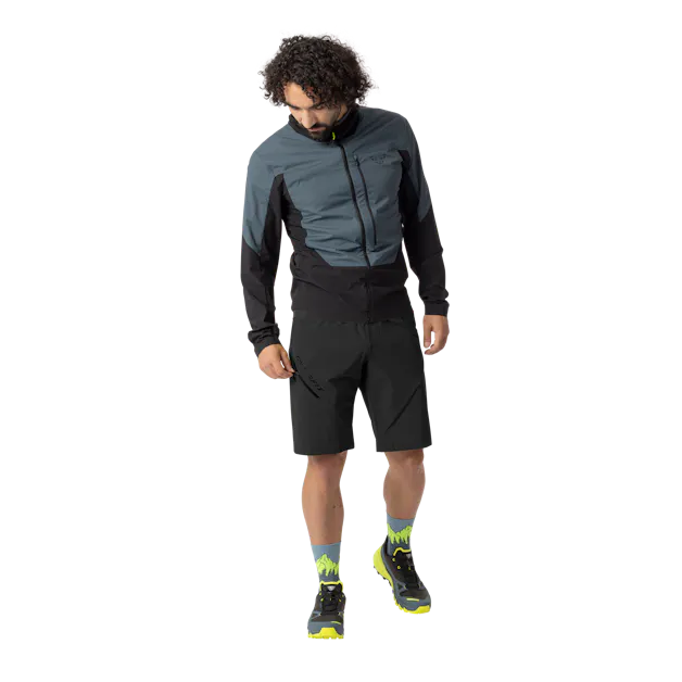 Traverse Hybrid Shorts Herren on_body image