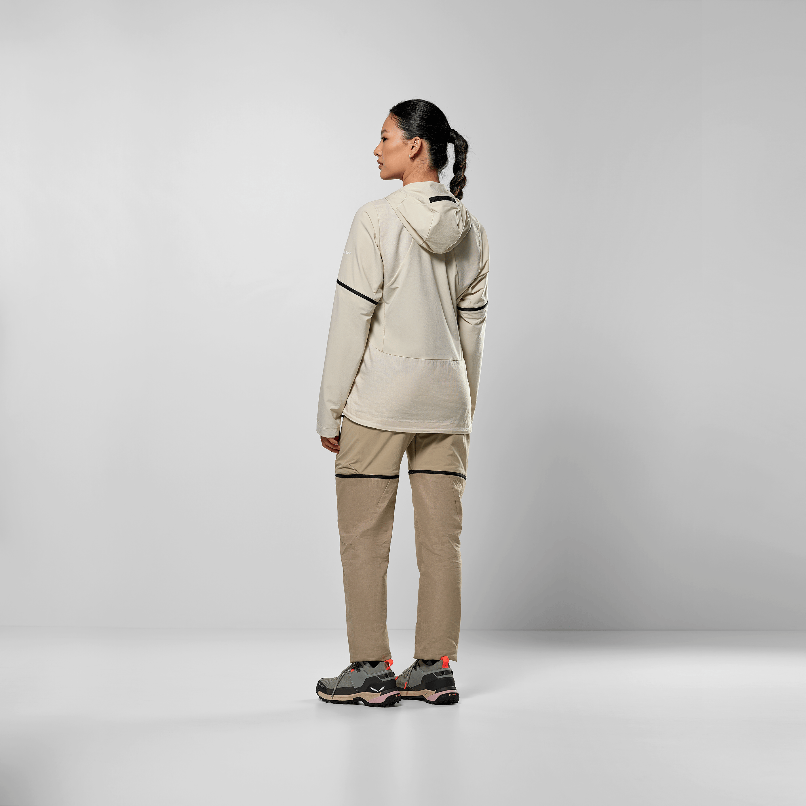 Puez Hemp Durastretch 2 in 1 Hybrid Jacket Women on_body image