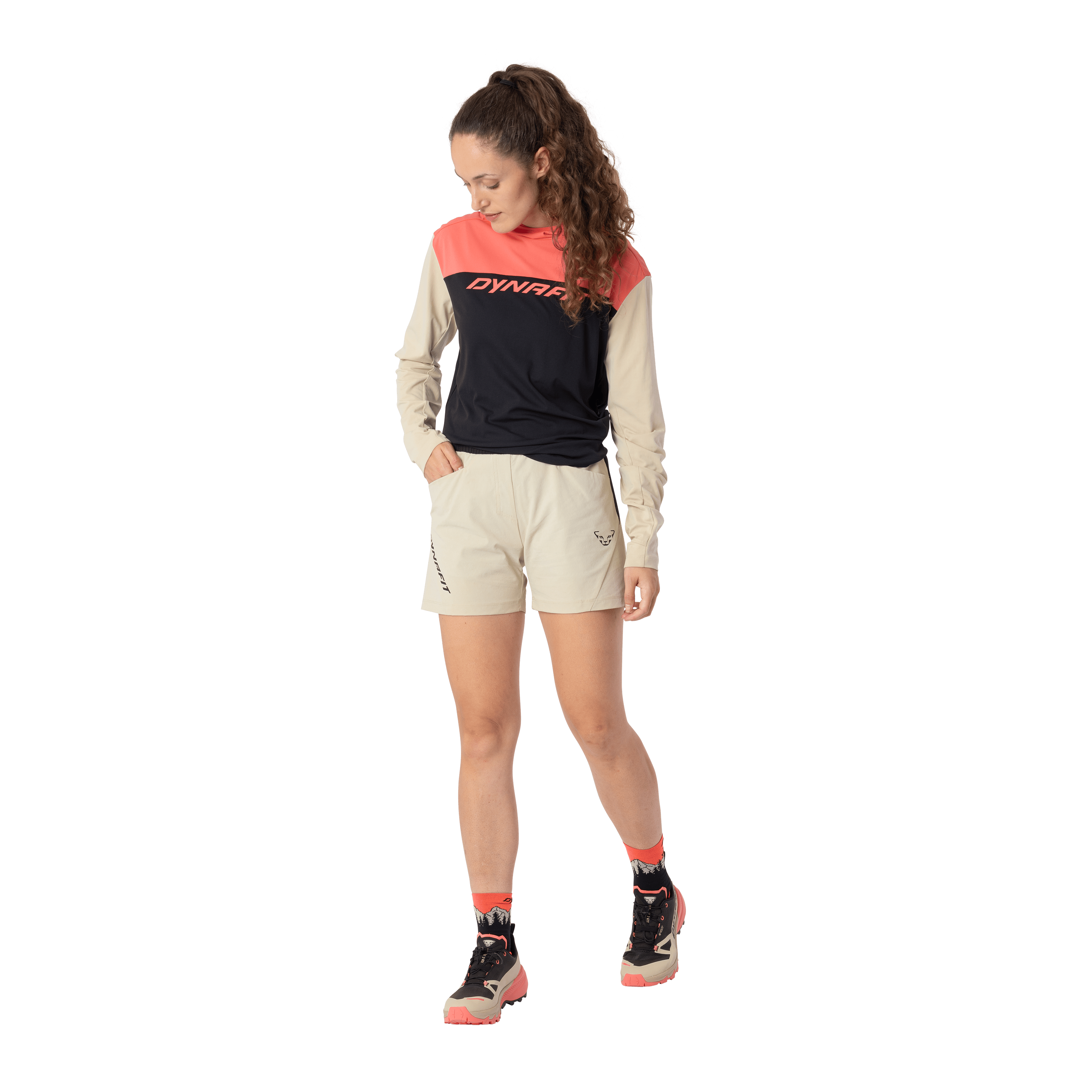 Traverse Hybrid Shorts Damen on_body image