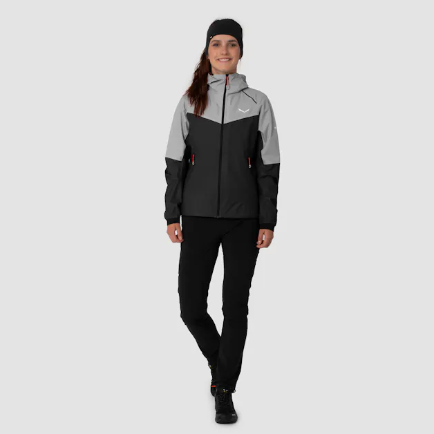 Pedroc 2.5L Powertex Light Jacke Damen on_body image