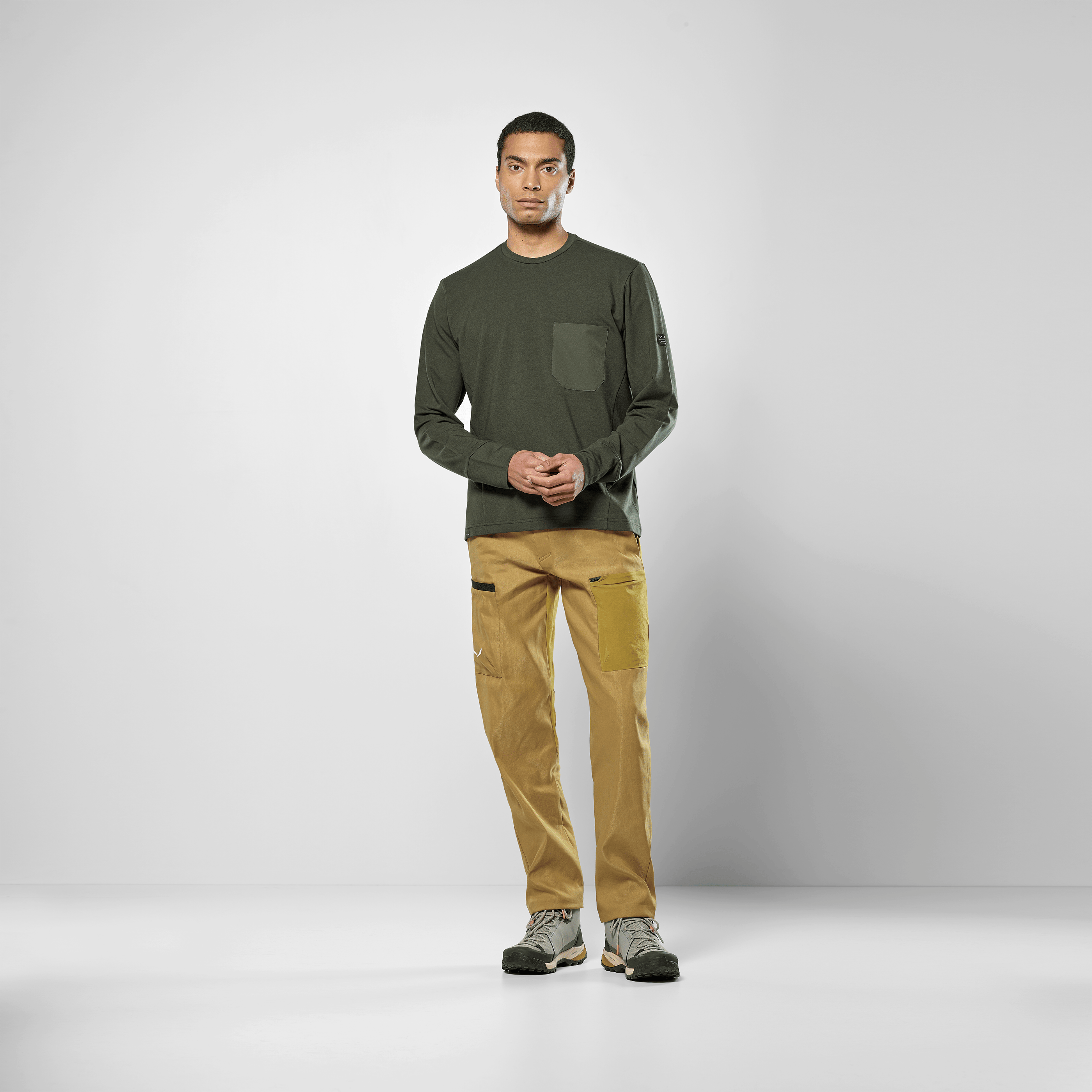Fanes Dry Pullover Men on_body image