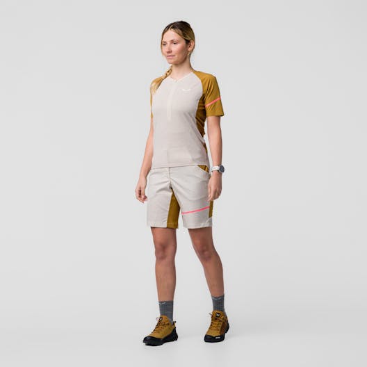 Vento Hemp/Durastretch Pantaloncini Donna on_body image