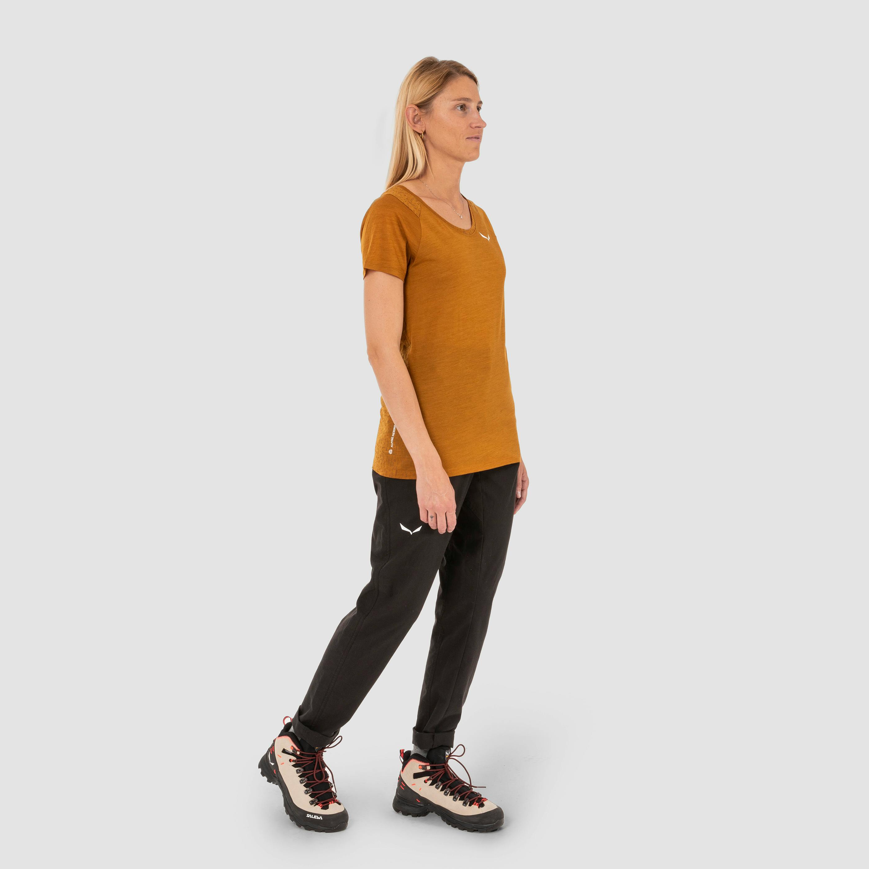 Pure Sal. Merino T-Shirt Damen  on_body image