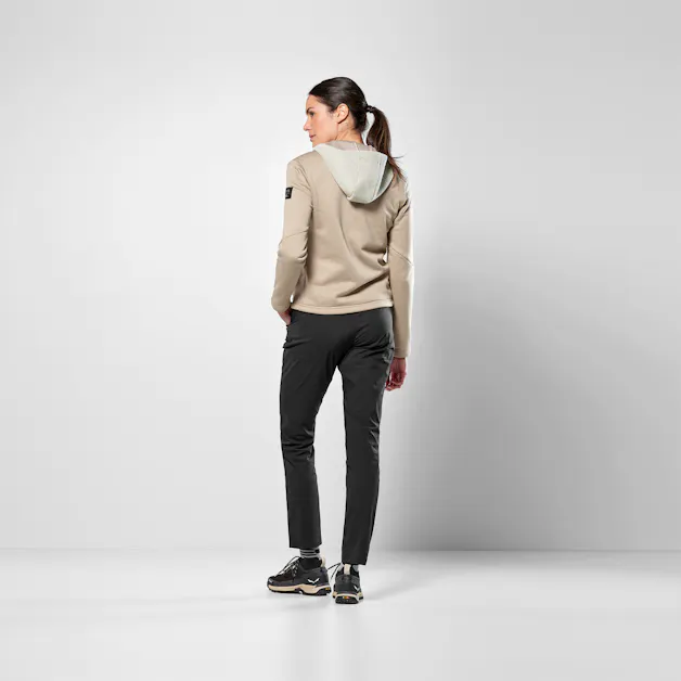 Fanes Sarner Light Hybrid Jacke Damen on_body image