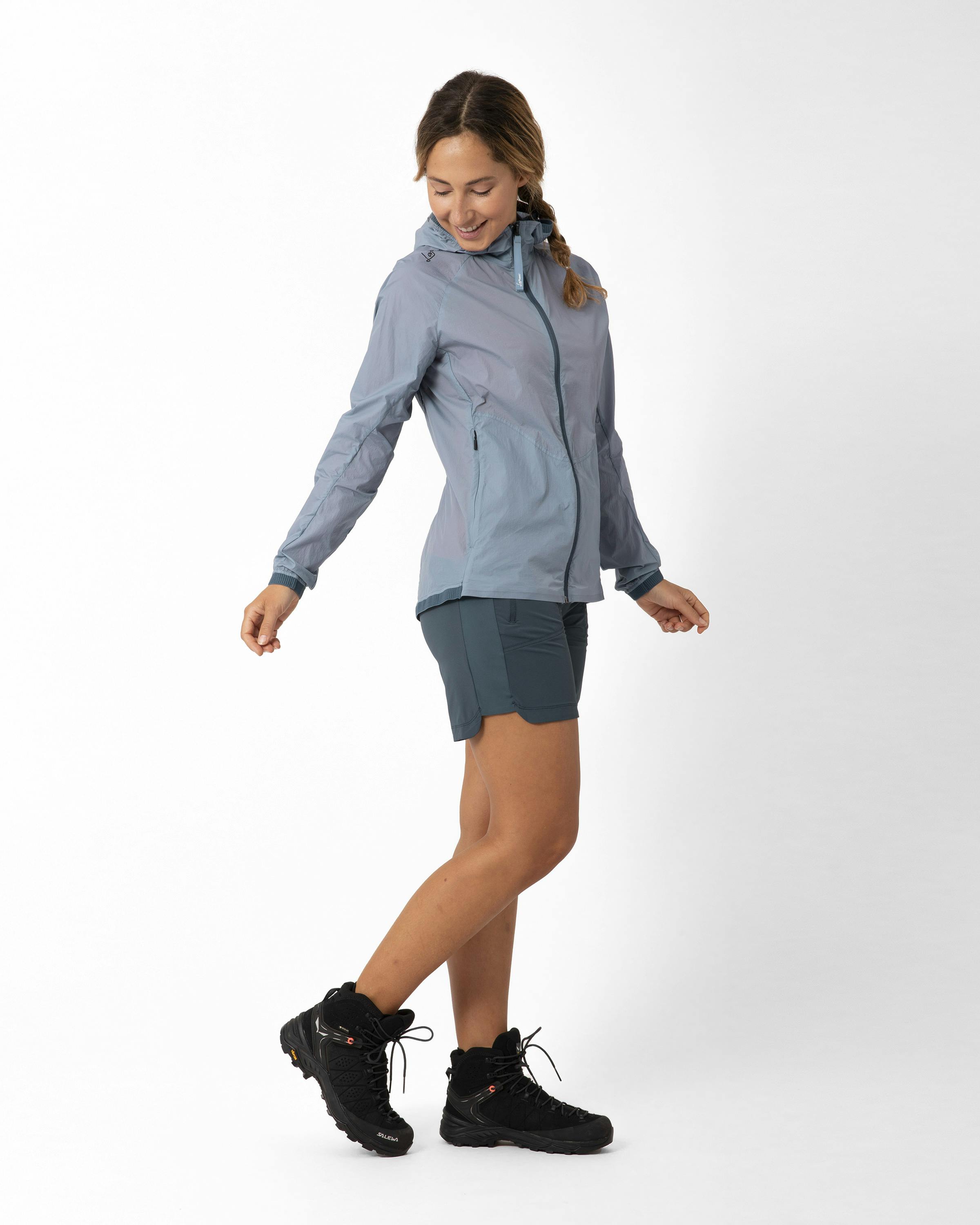 Marina Windjacke perspective_view image