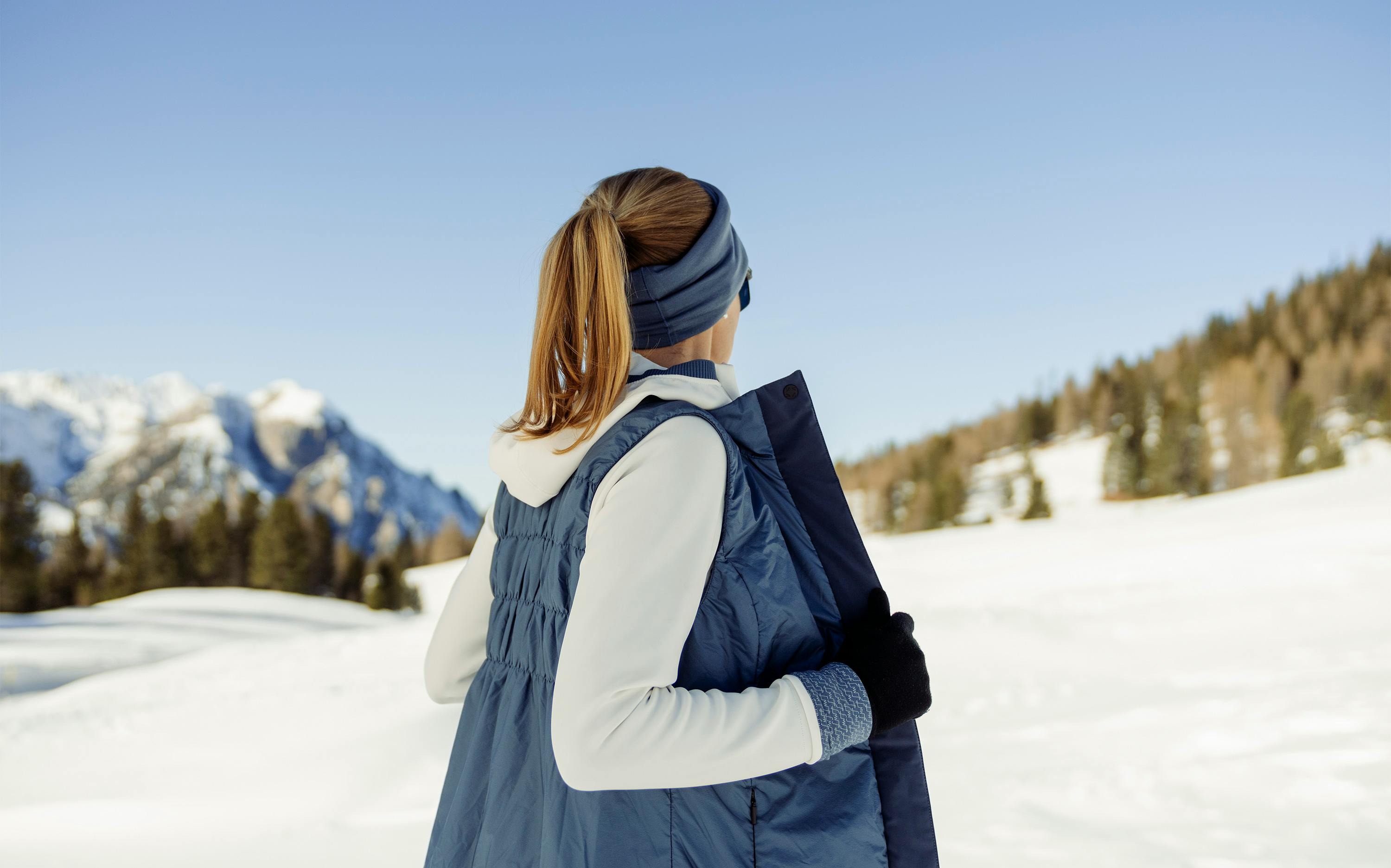 Martha Merino Neck Warmer horizontal image