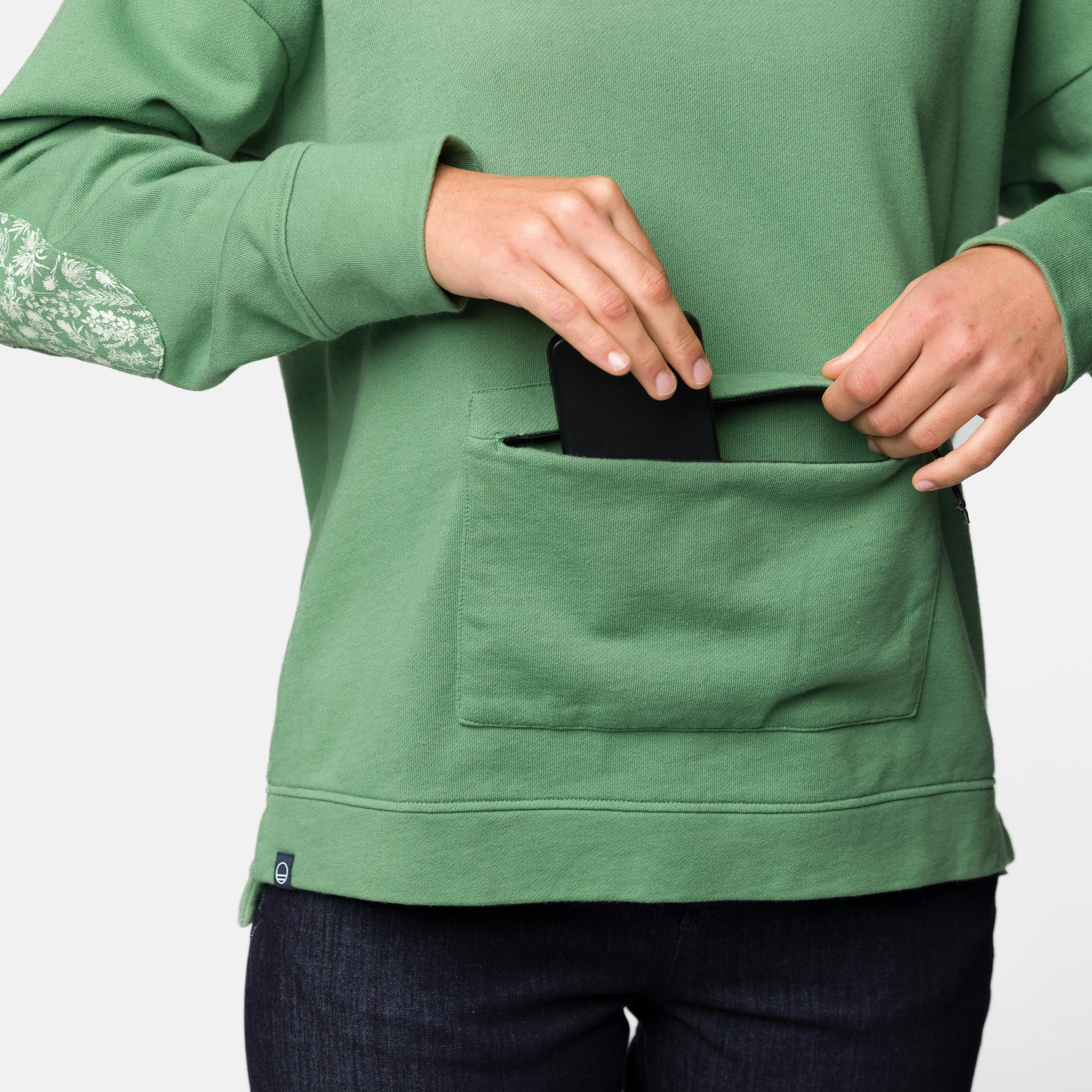 Movement Damen Hoodie  on_body image