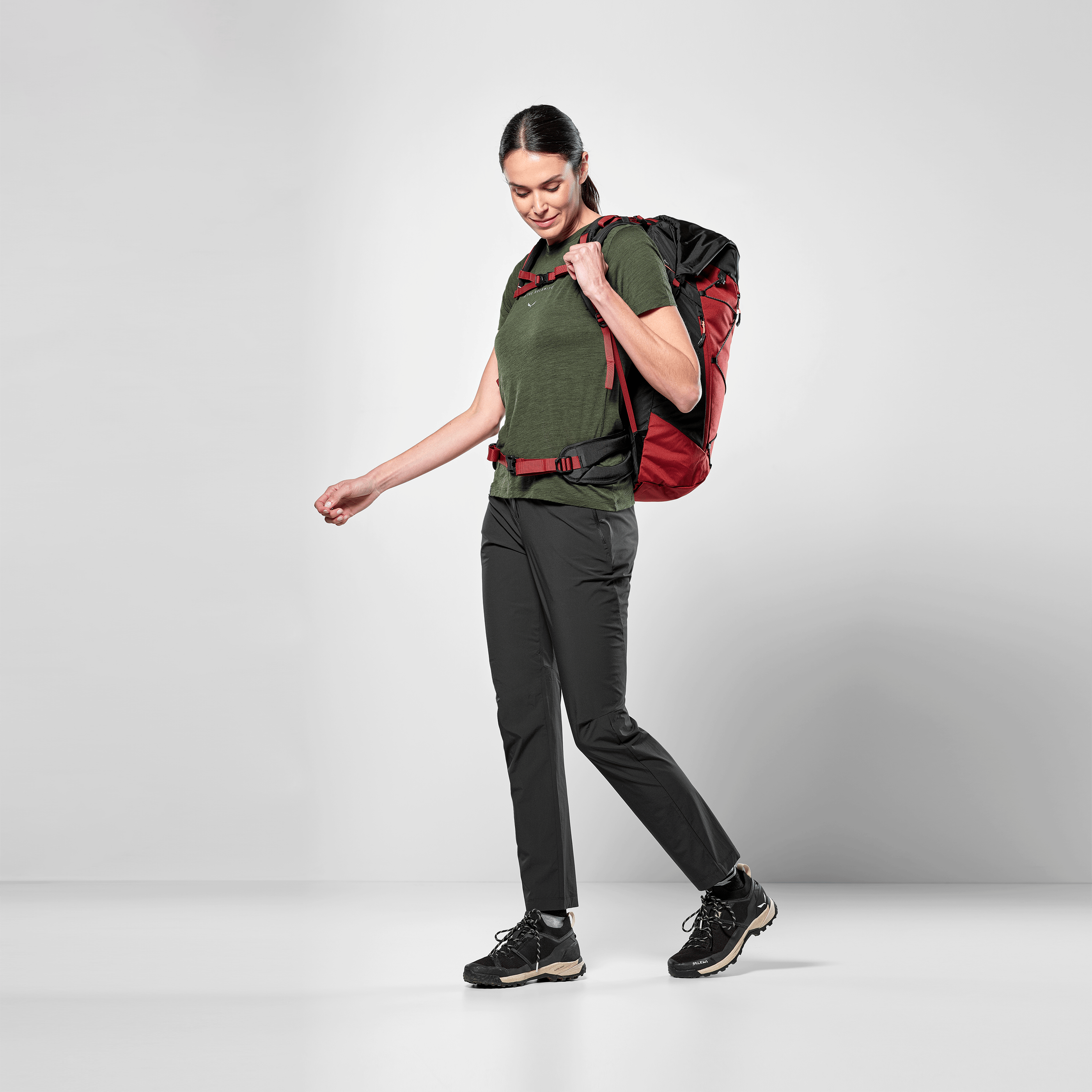 Puez 40+5L Zaino Donna on_body image