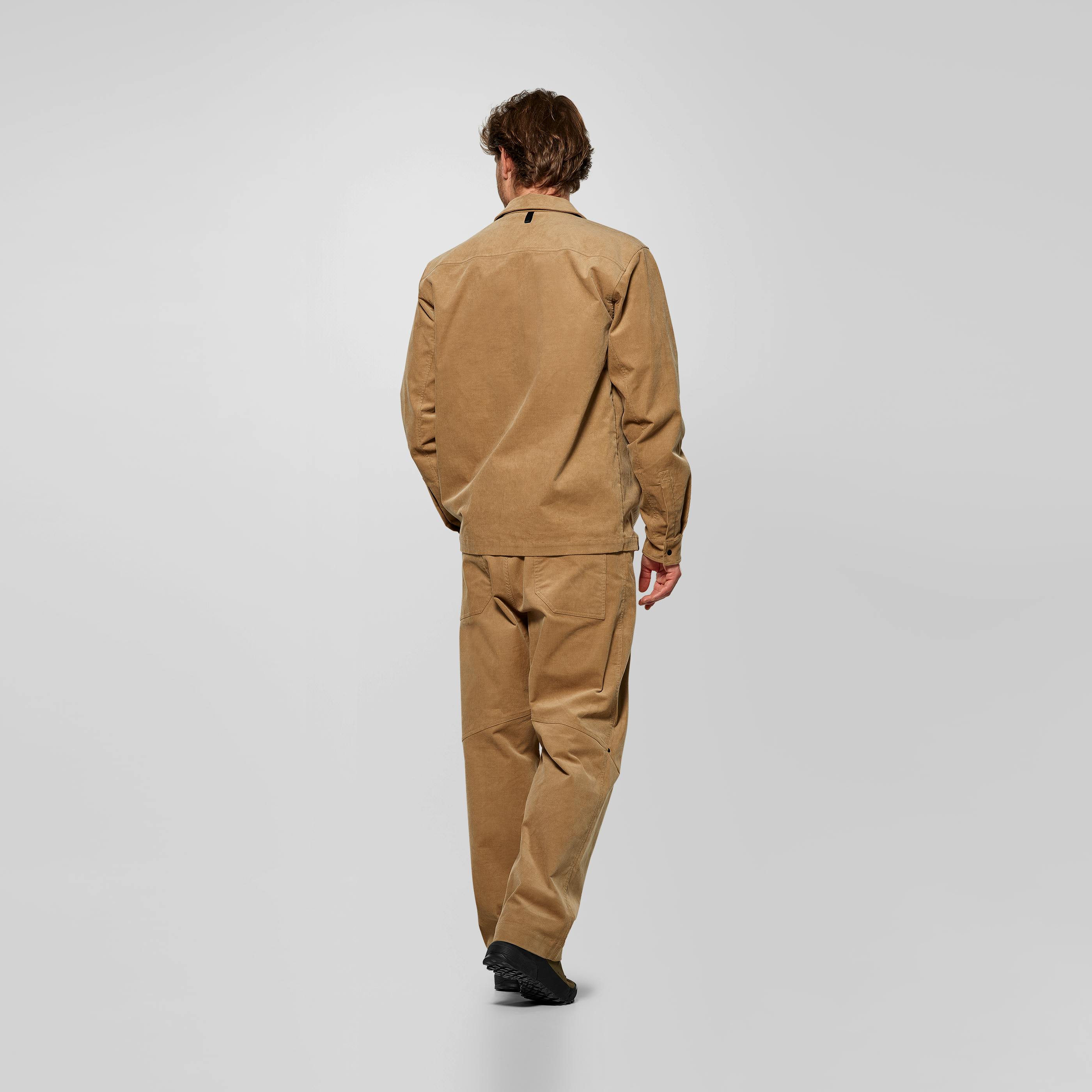 Fanes Cord Surchemise Homme on_body image