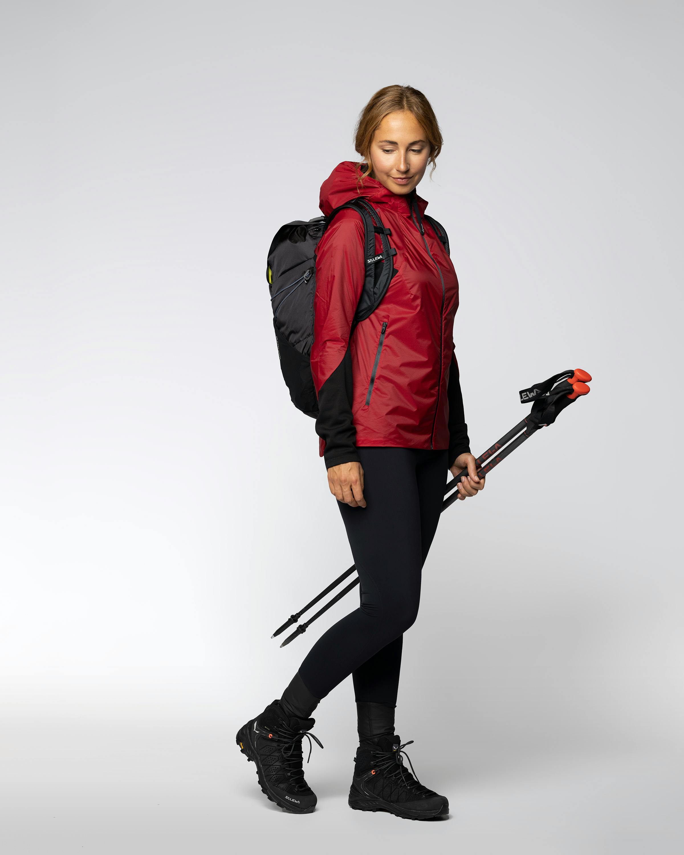 Caroline  Windjacke perspective_view image