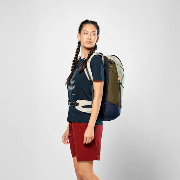 Puez 23L Zaino Donna on_body image