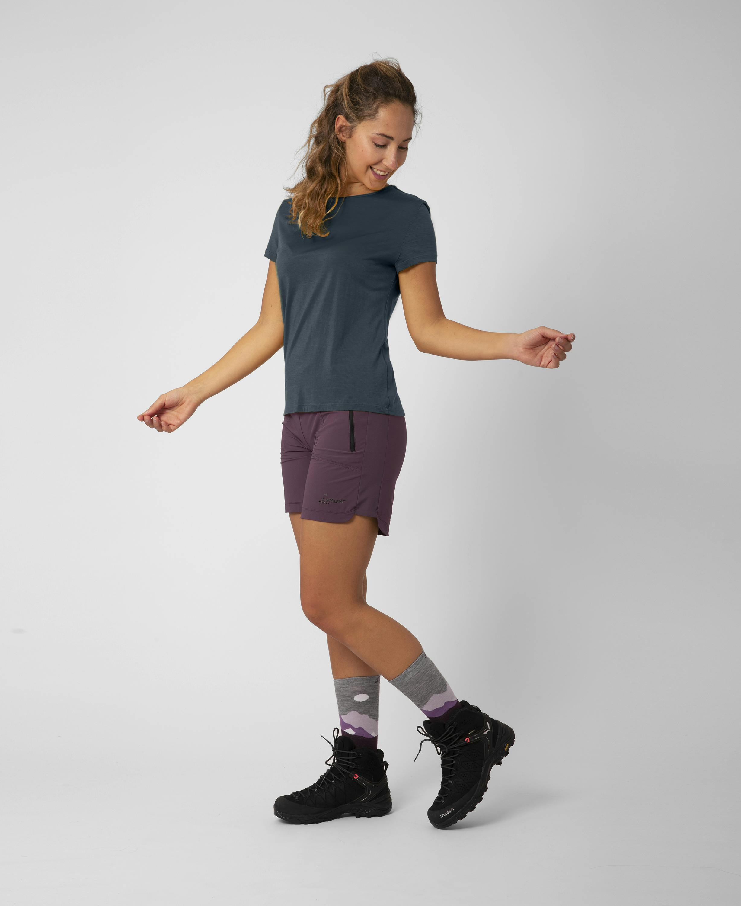 Martha Illustration Socke action_shot image