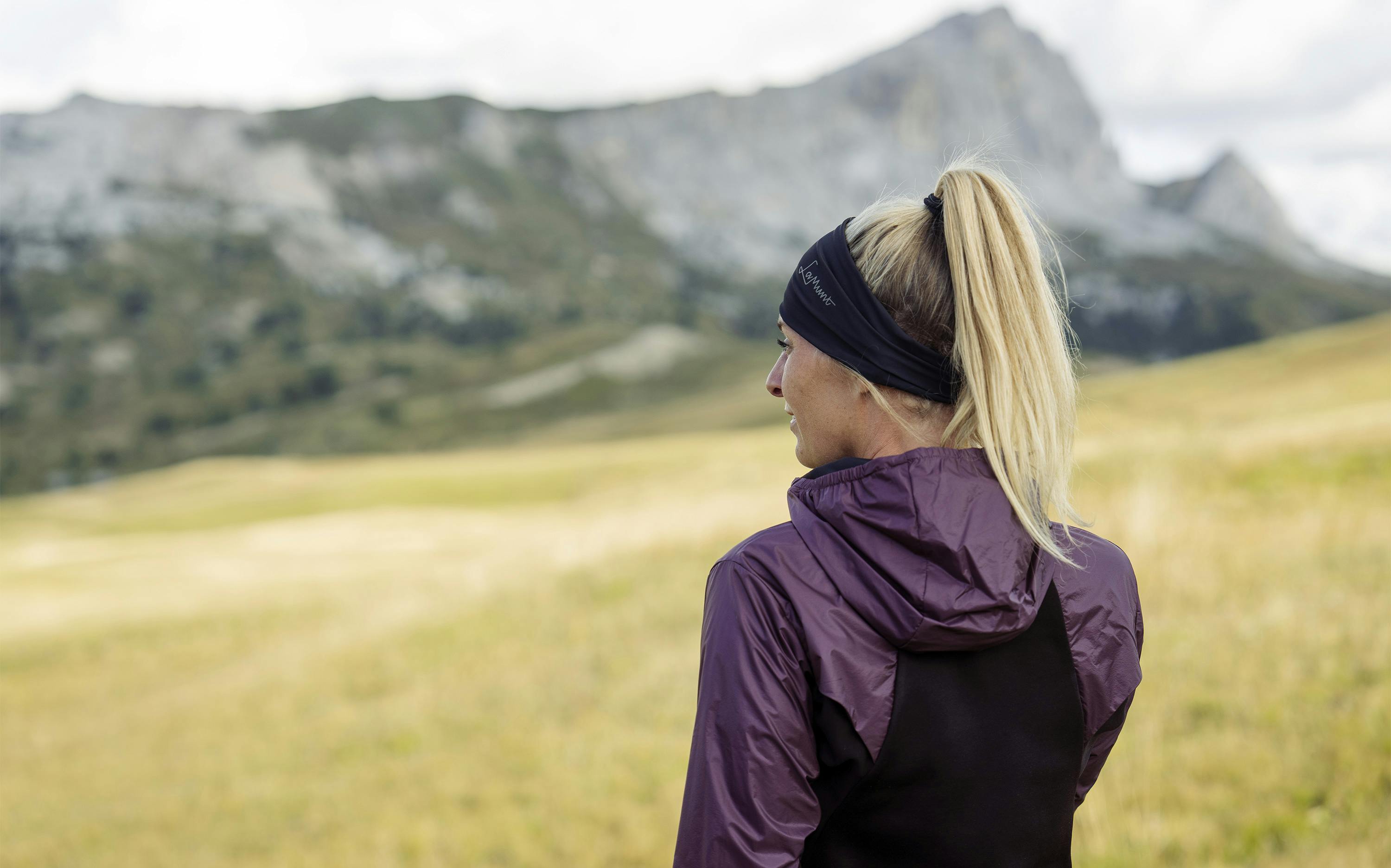 Caroline Giacca Antivento horizontal image