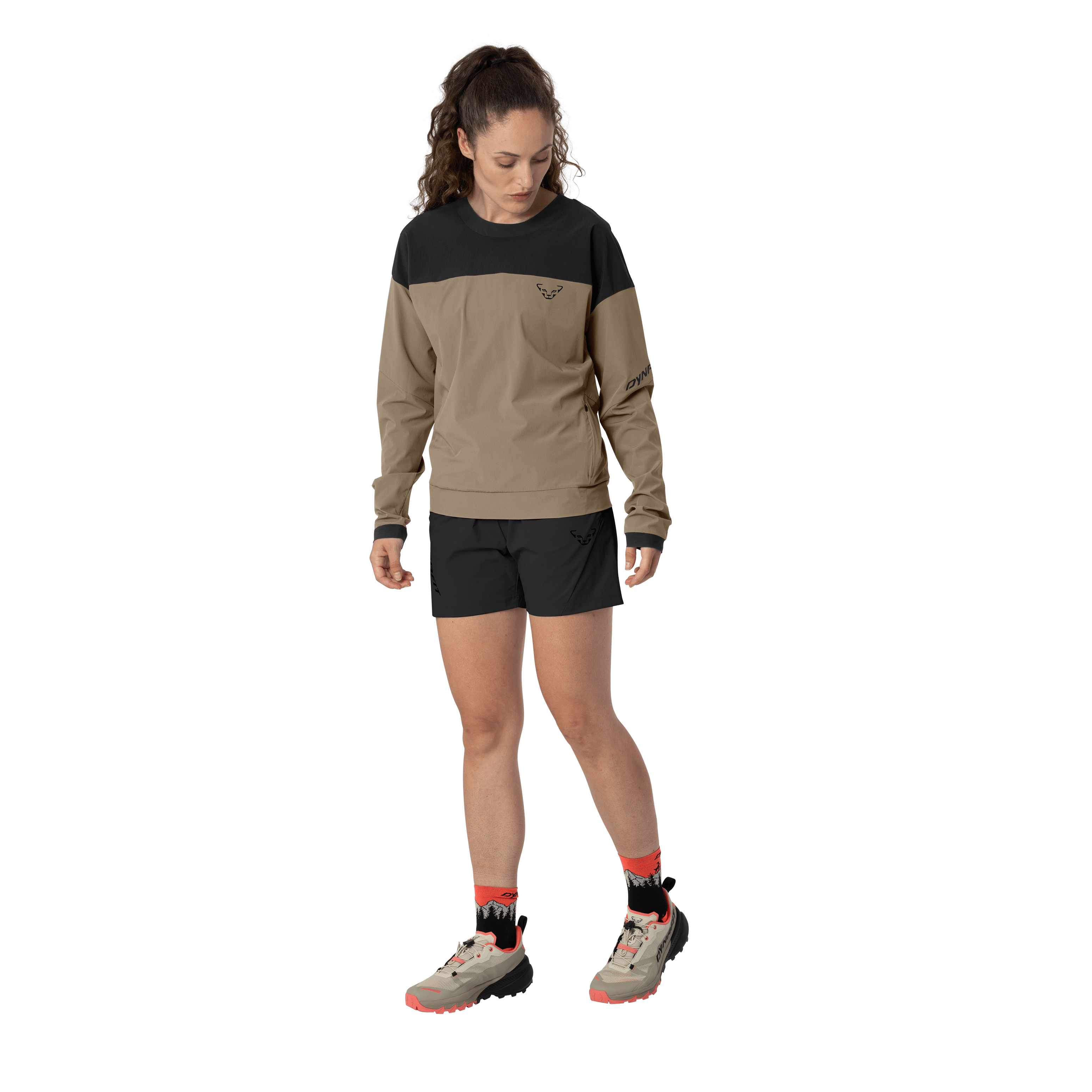 Traverse Dynastretch Pullover Women on_body image