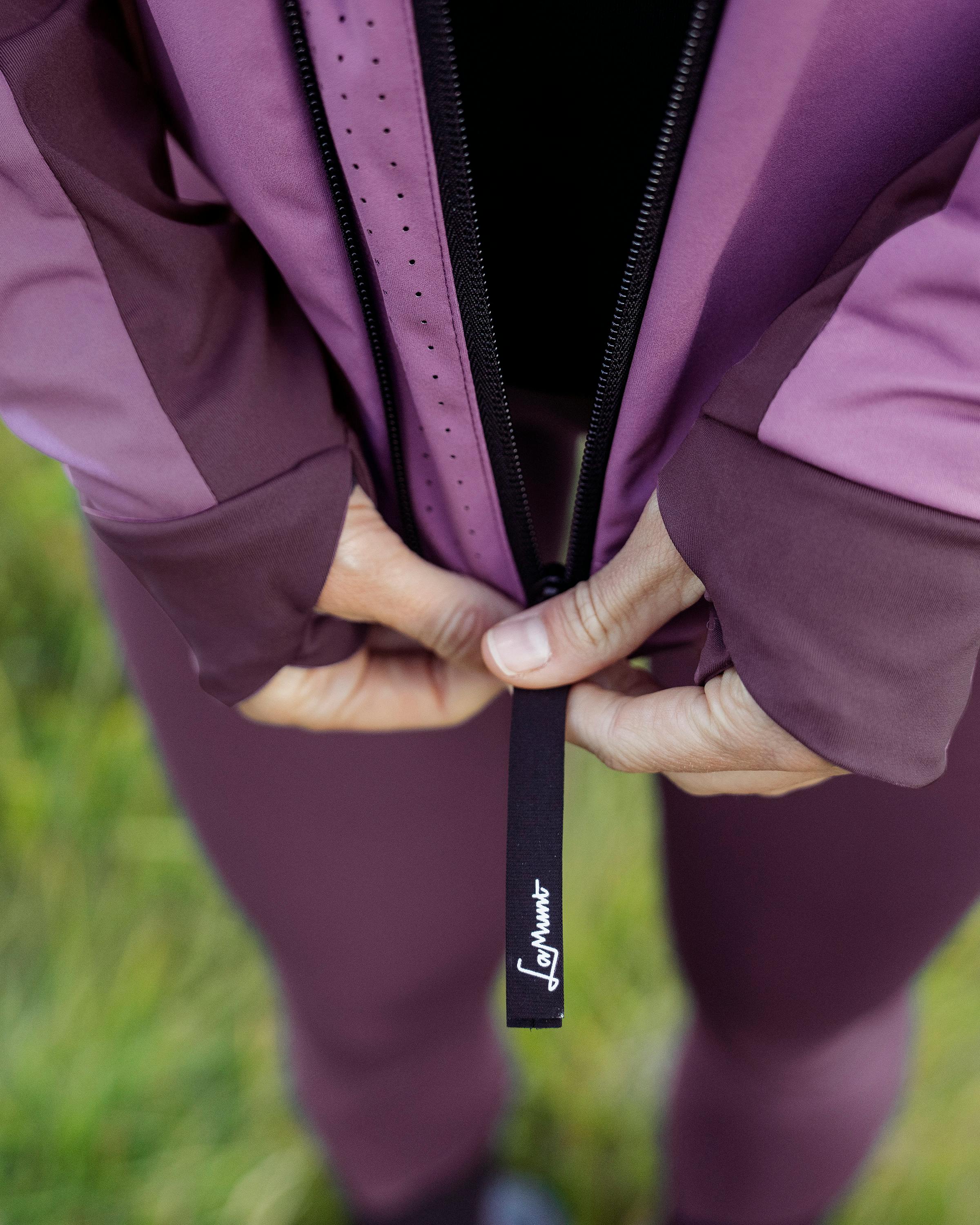 Eliana Windjacke tech_detail image