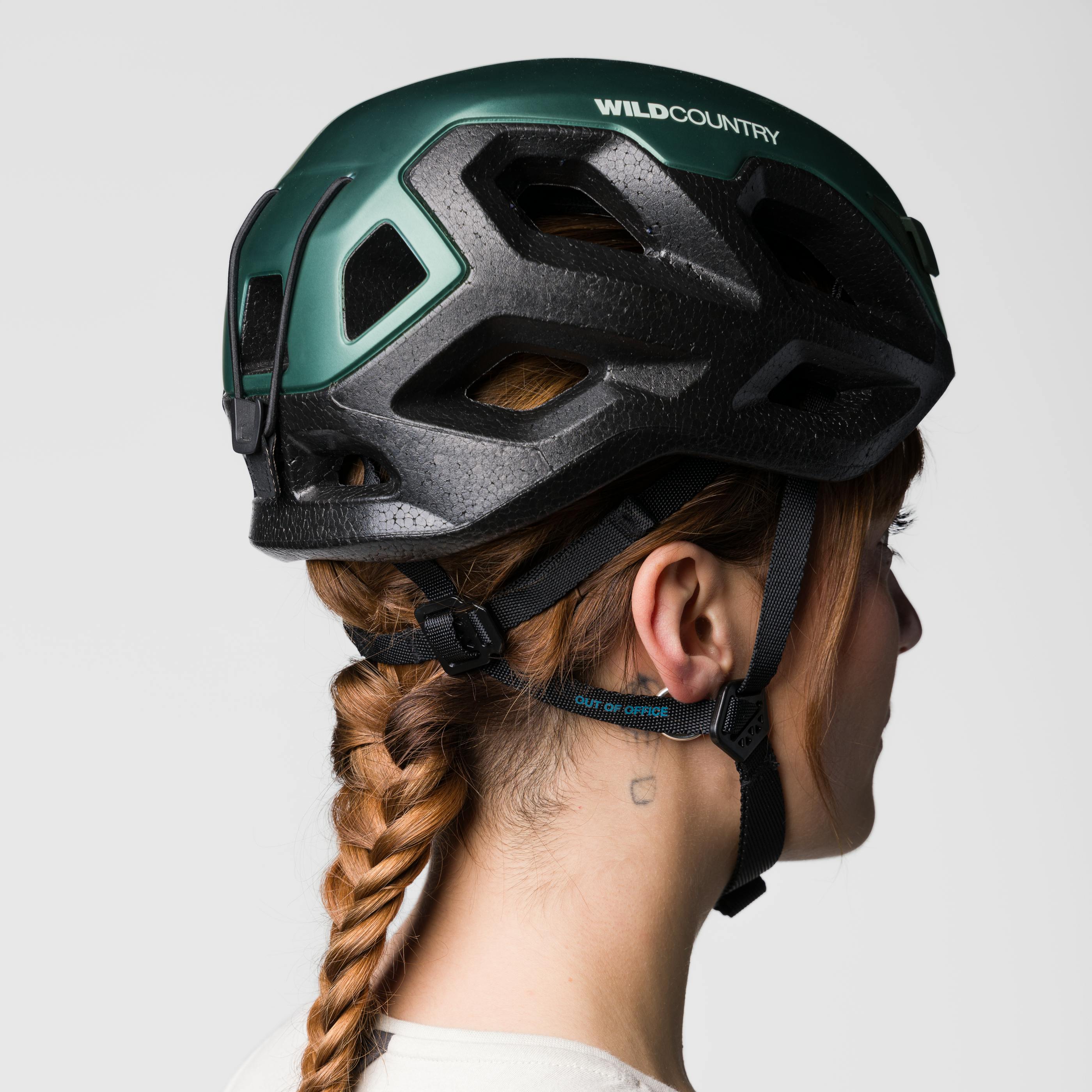Session Helmet on_body image