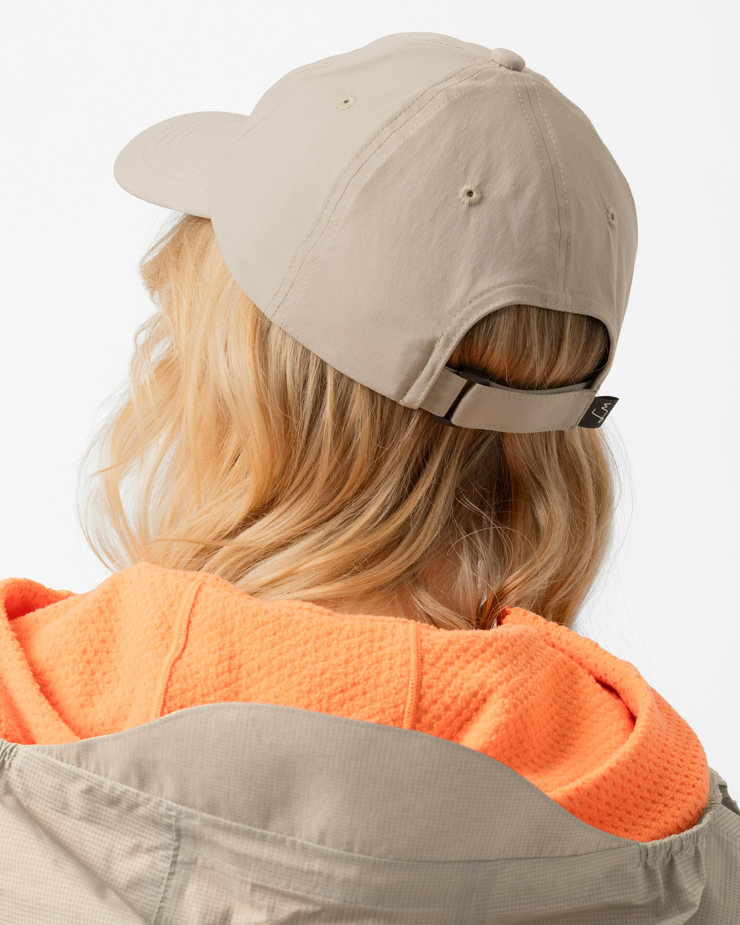 Martha Leichtes Logo Cap tech_detail image