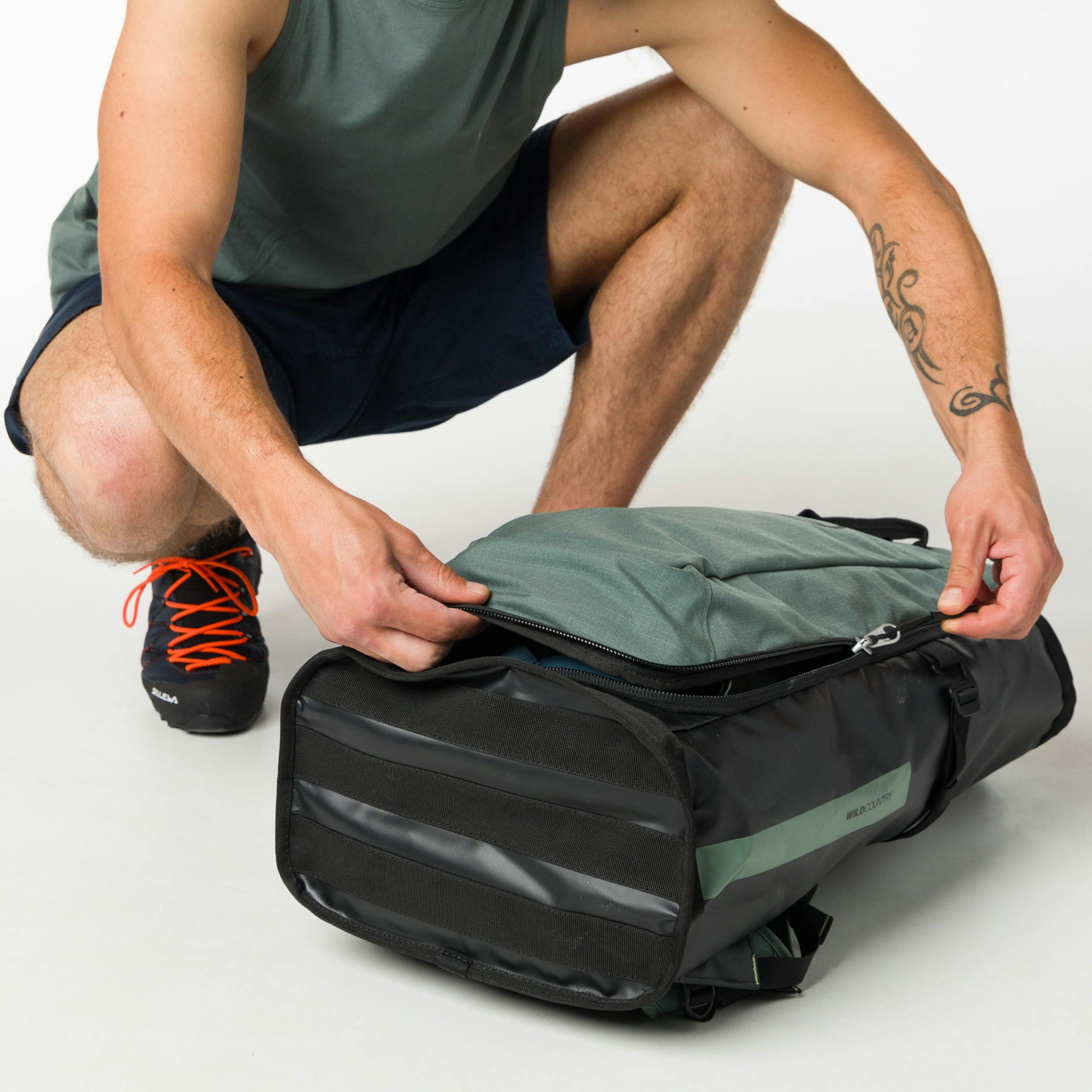 Crag Hauler 40 Rucksack perspective_view image