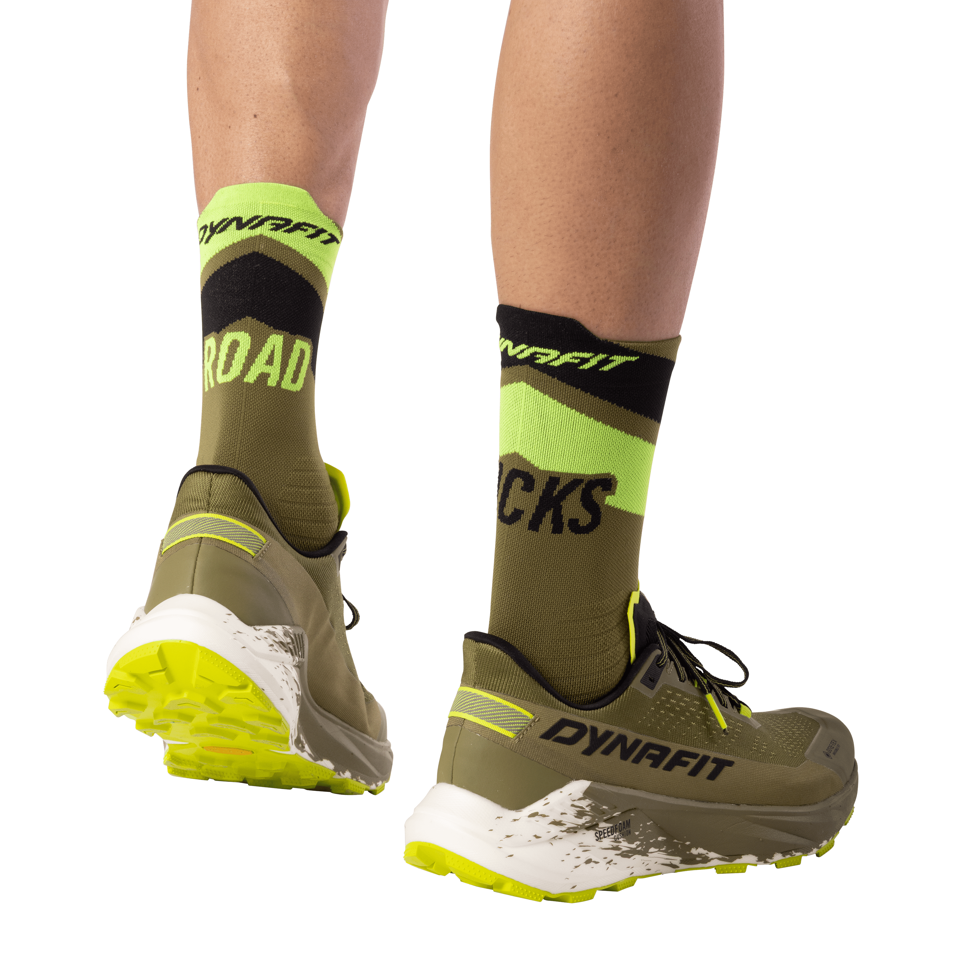 Ultra 100 V3 GTX Running Shoes Men on_body image