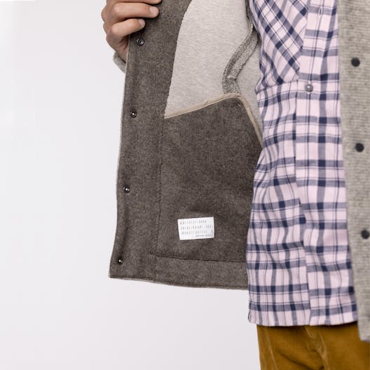 Sarner Undyed Wool Hooded Jacket Men tech_detail image