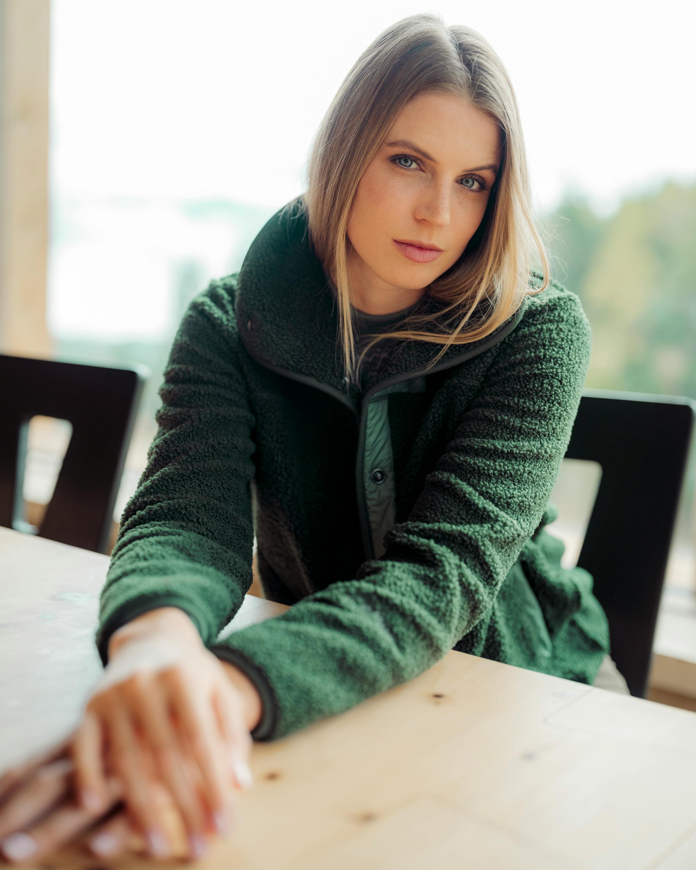Sabine Cardigan Termico action_shot image