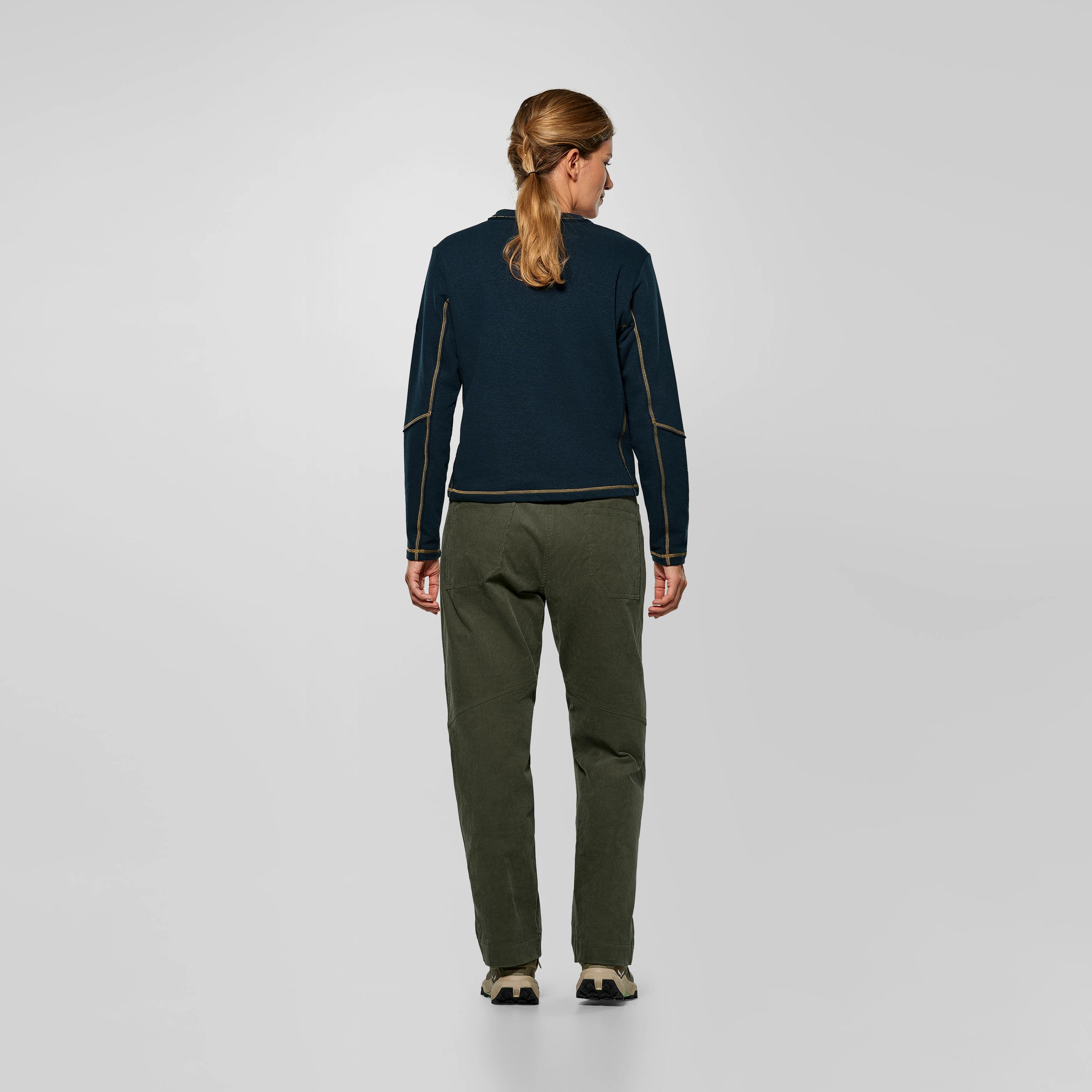 Fanes Cord Hose Damen on_body image
