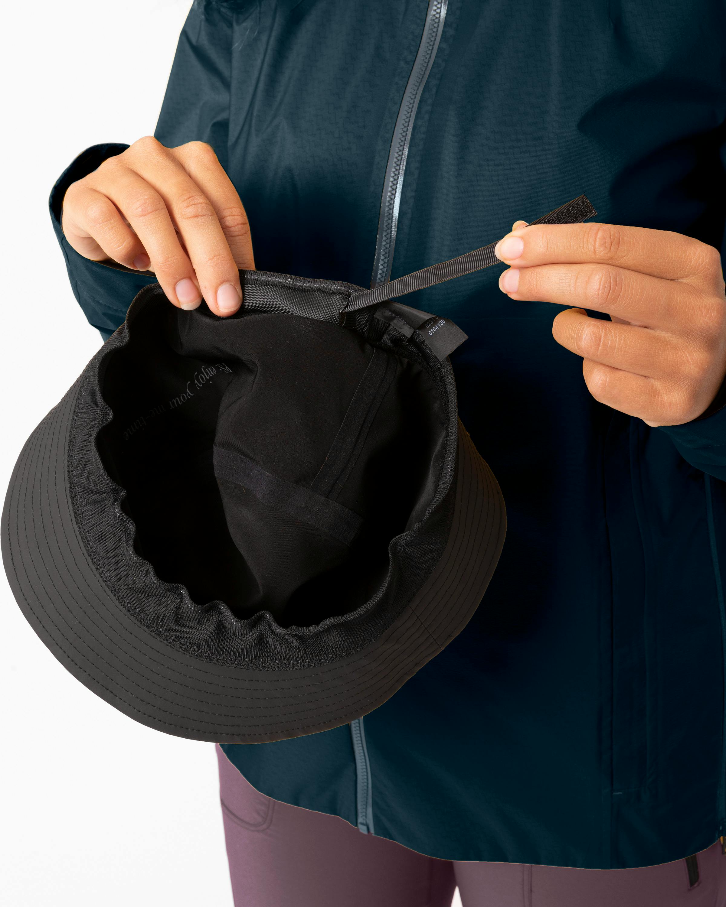 Martha Cappello Da Pioggia tech_detail image