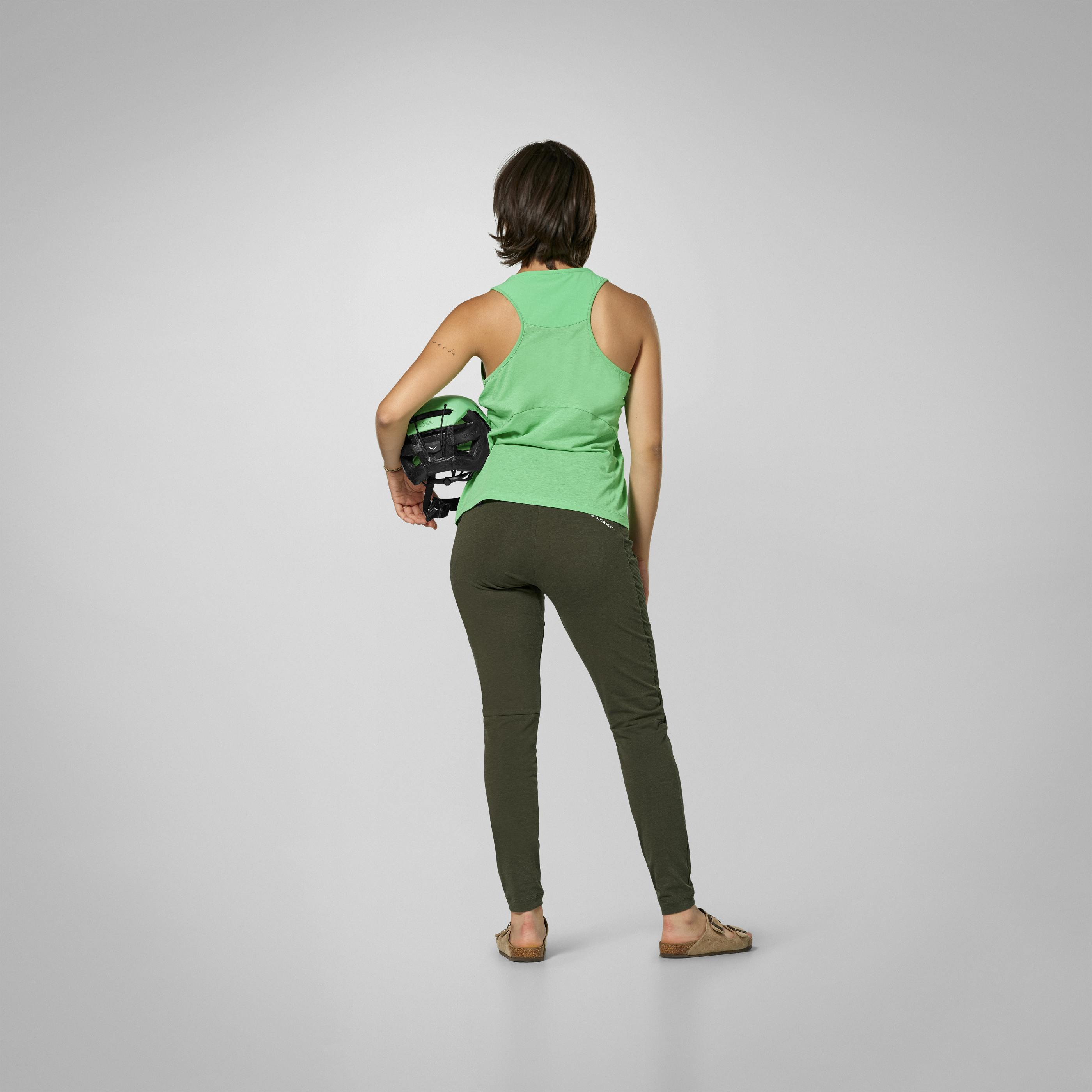 Agner Hemp Leggings Damen on_body image