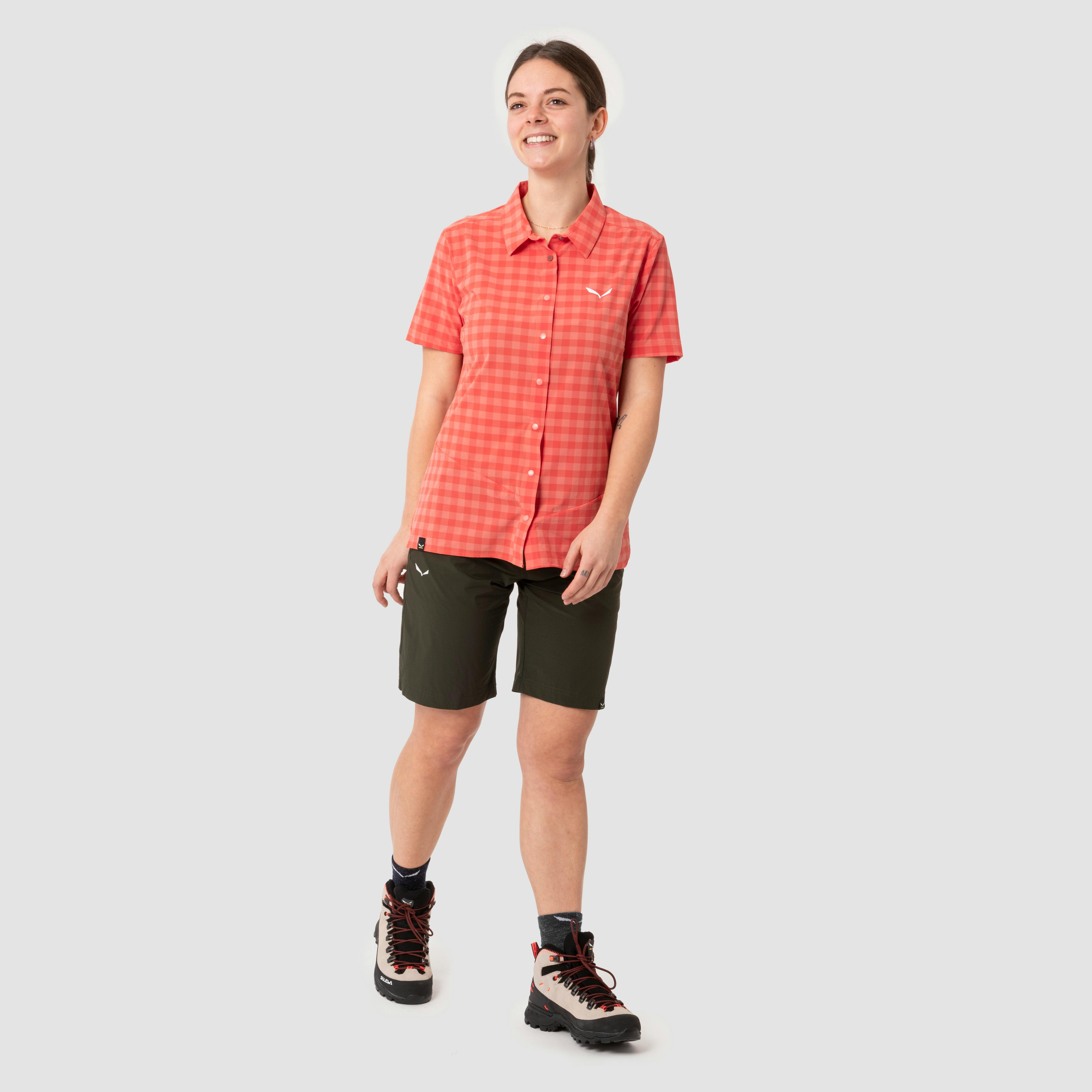 Talvena Durastretch Damen Shorts on_body image