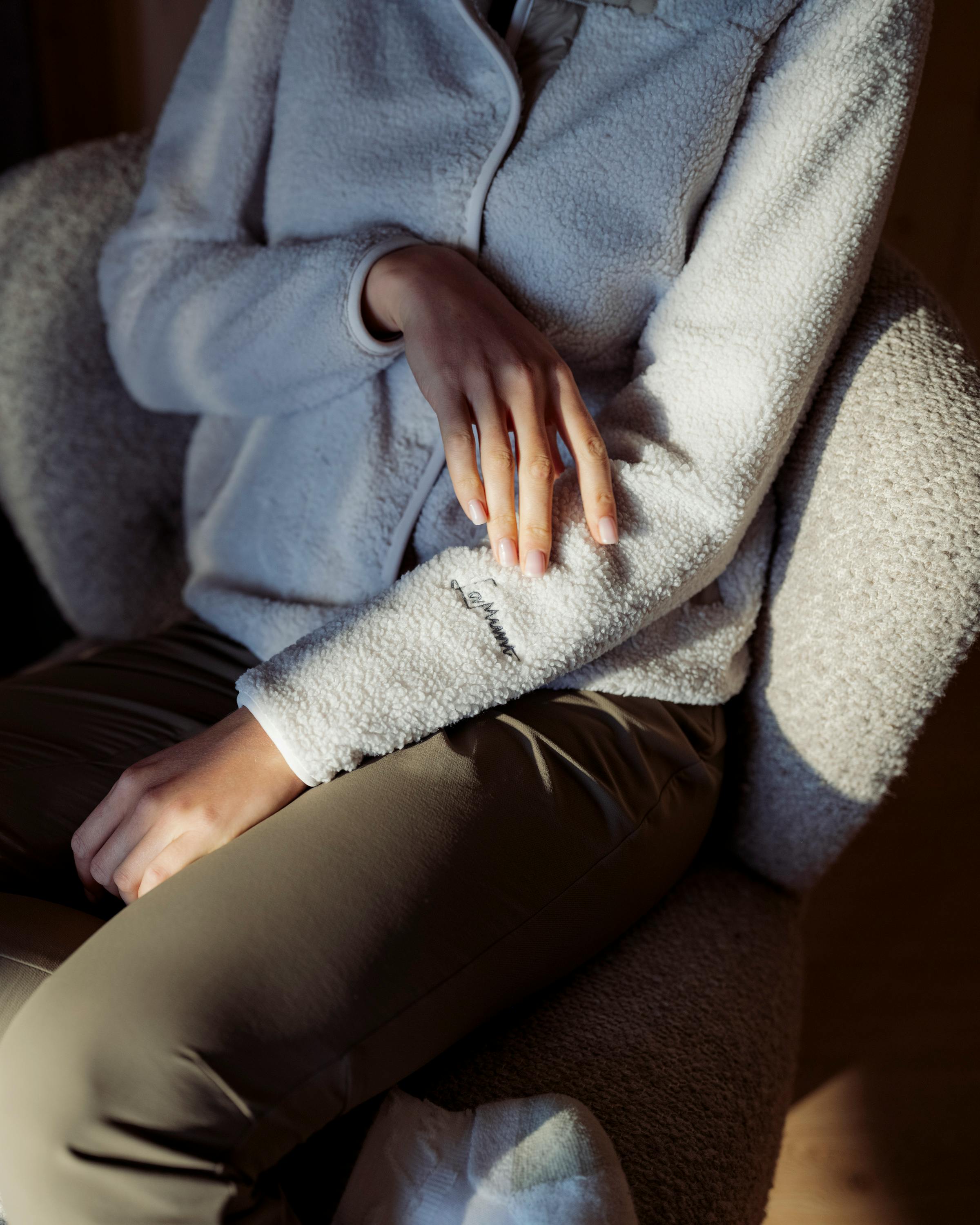 Sabine Cardigan Termico action_shot image