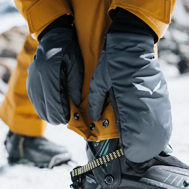Ortles TirolWool® Responsive Mittens Women action_shot image