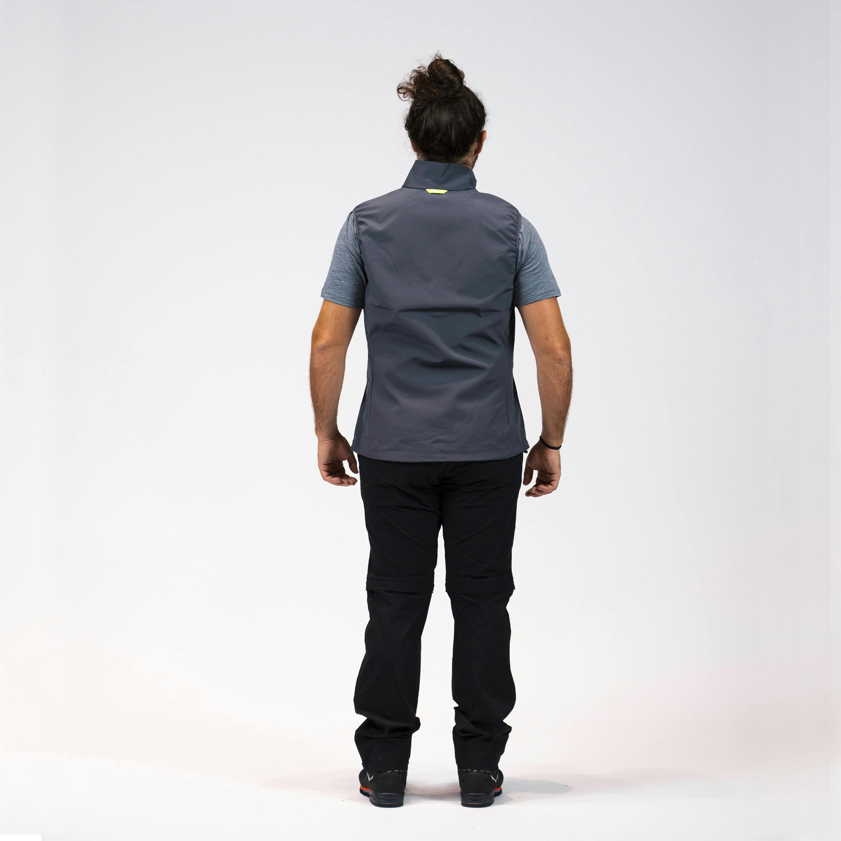 CESANO SW M VST on_body image