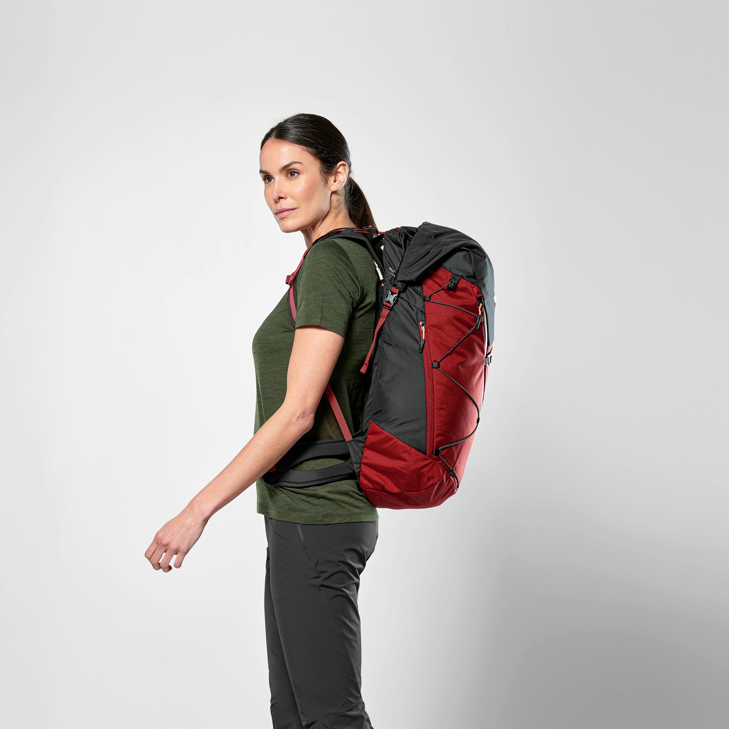 Puez 40+5L Zaino Donna on_body image